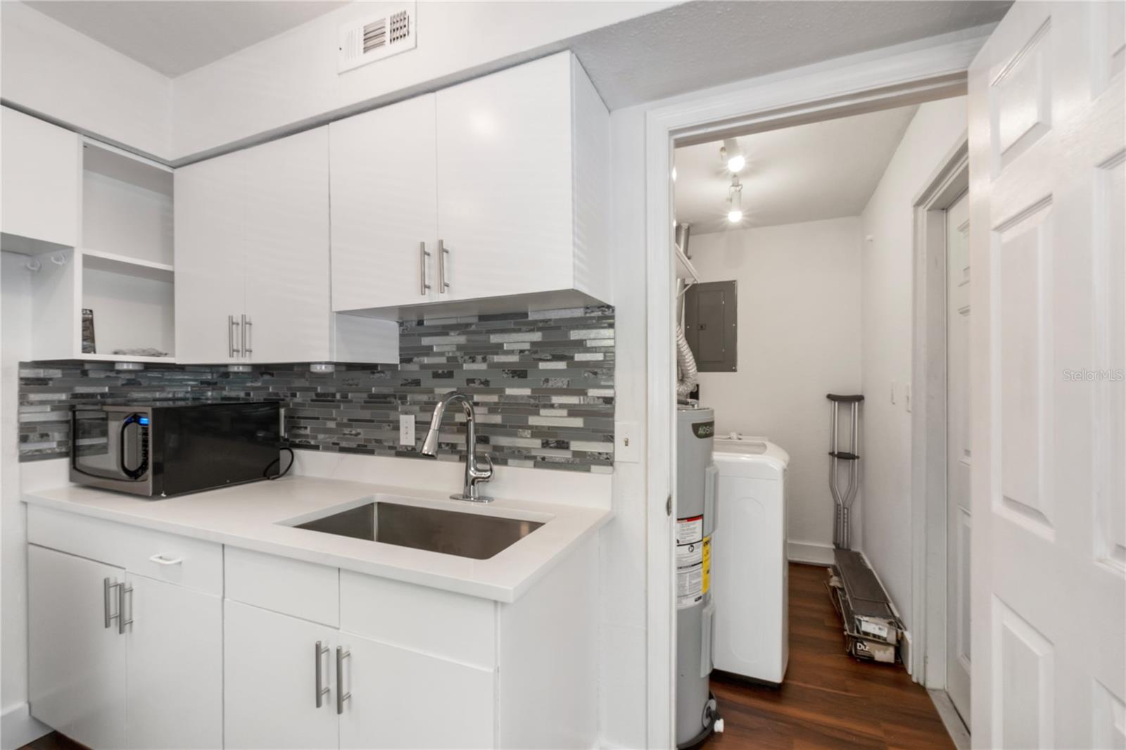 1107 S PENNSYLVANIA AVE