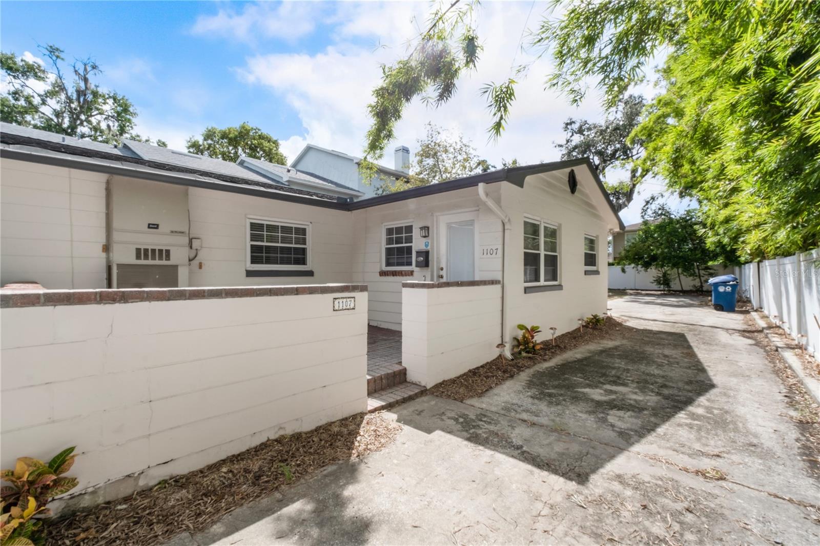 1107 S PENNSYLVANIA AVE