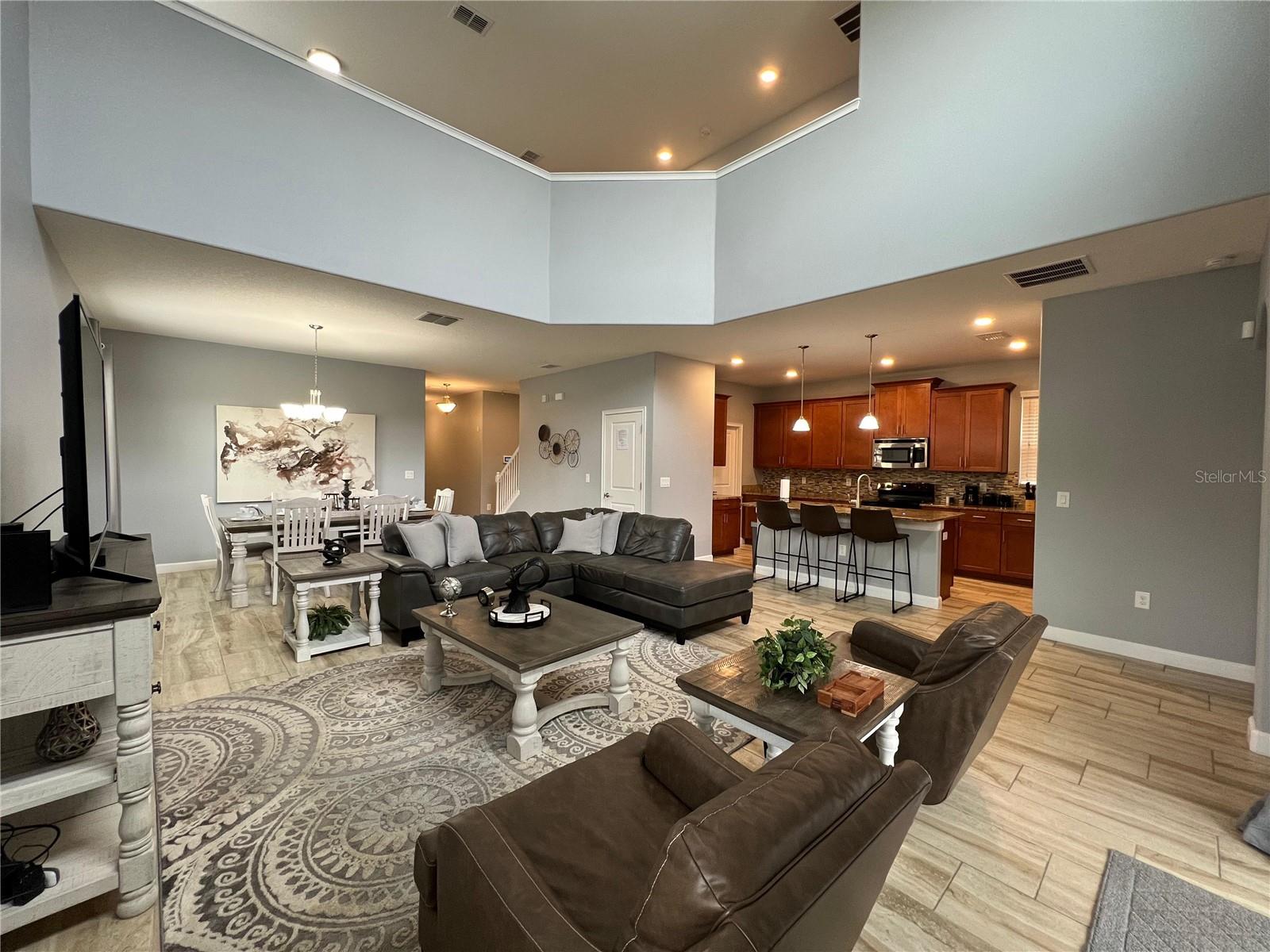 5439 SOLTERRA CIR