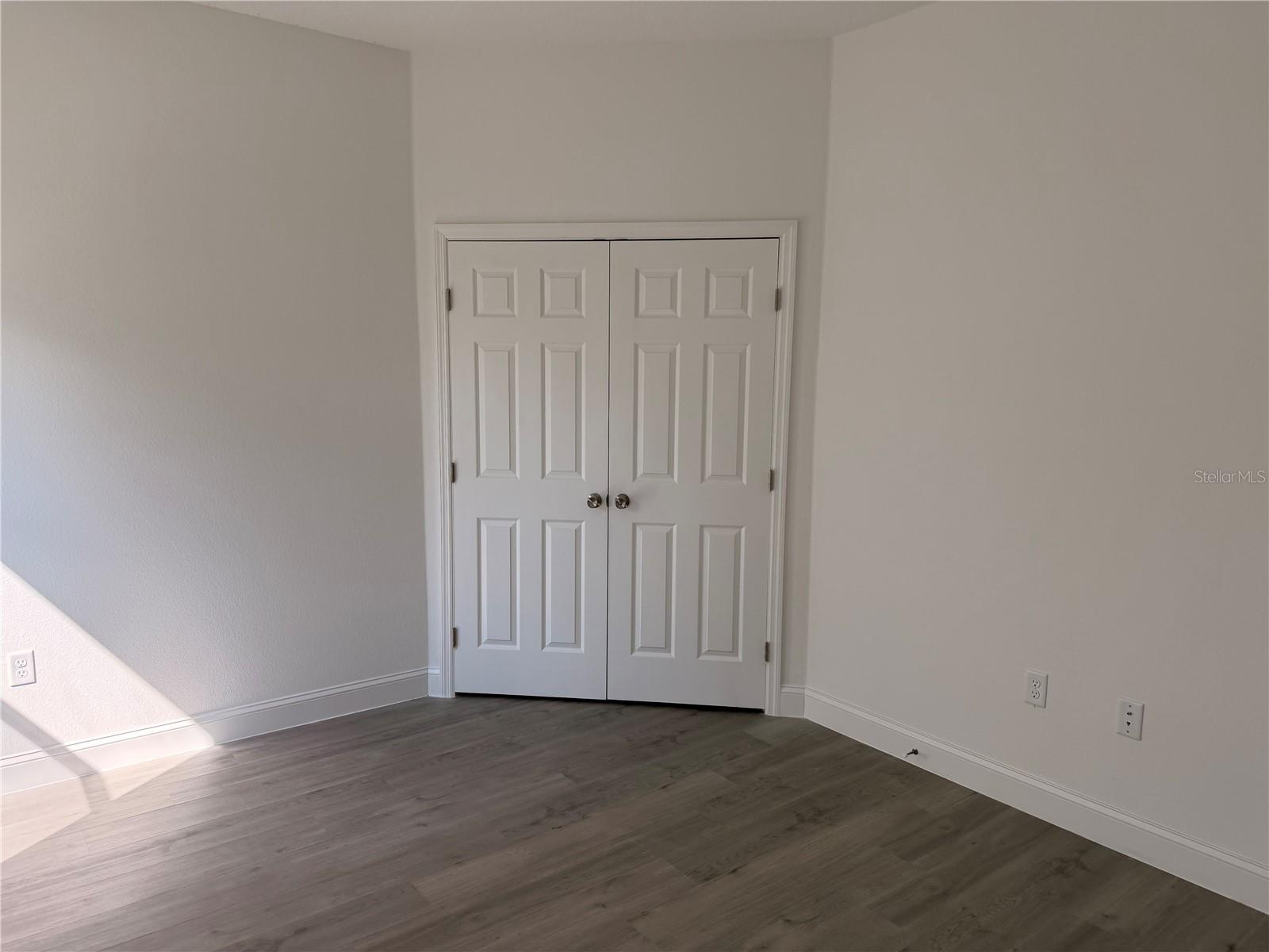 2132 W PARAGON LN