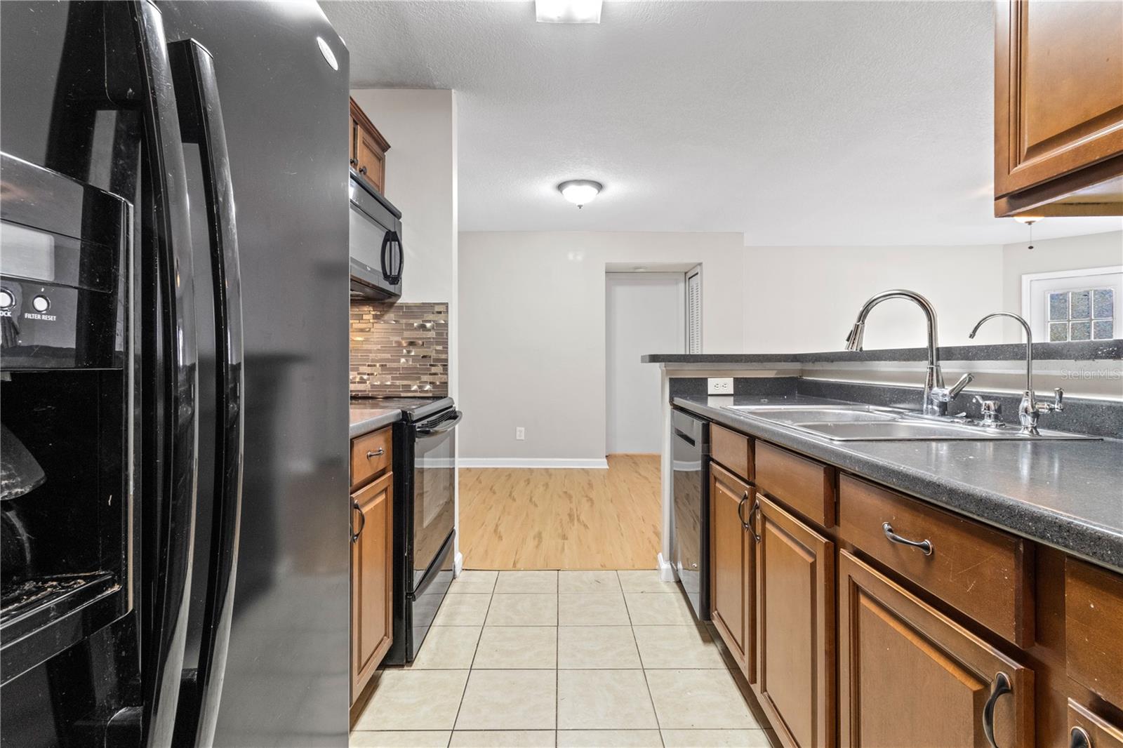 6142 WESTGATE DR #103