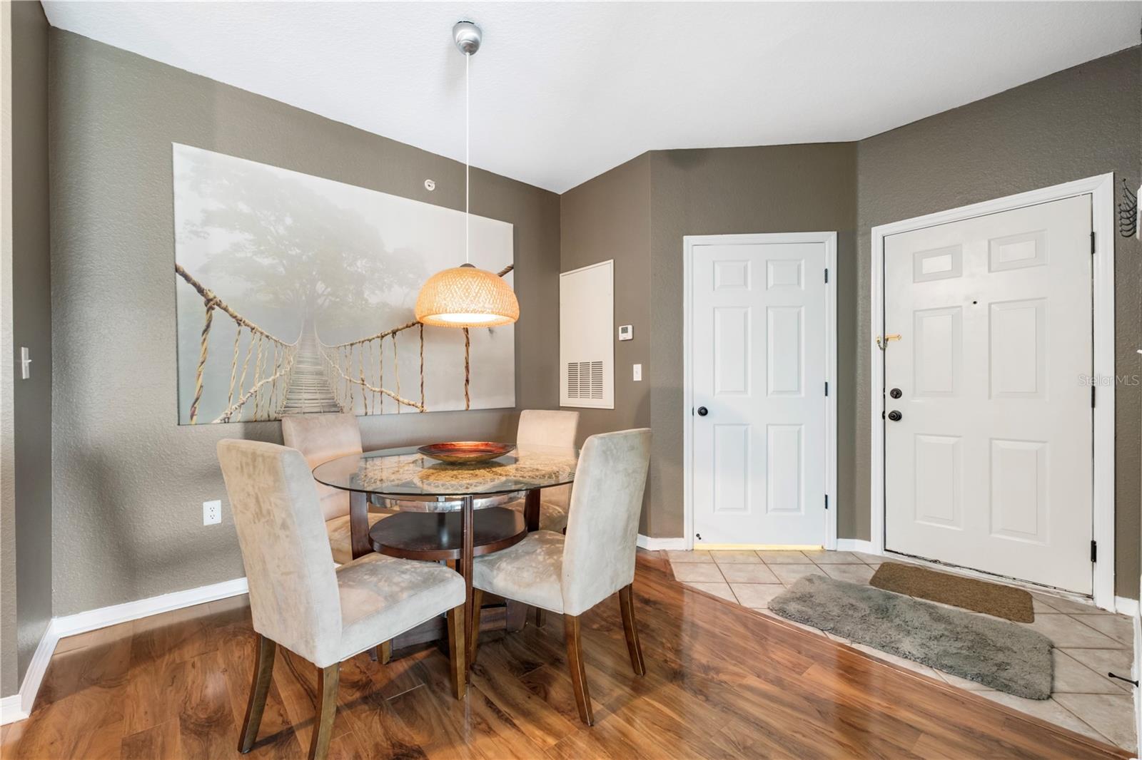 5475 VINELAND RD #8302