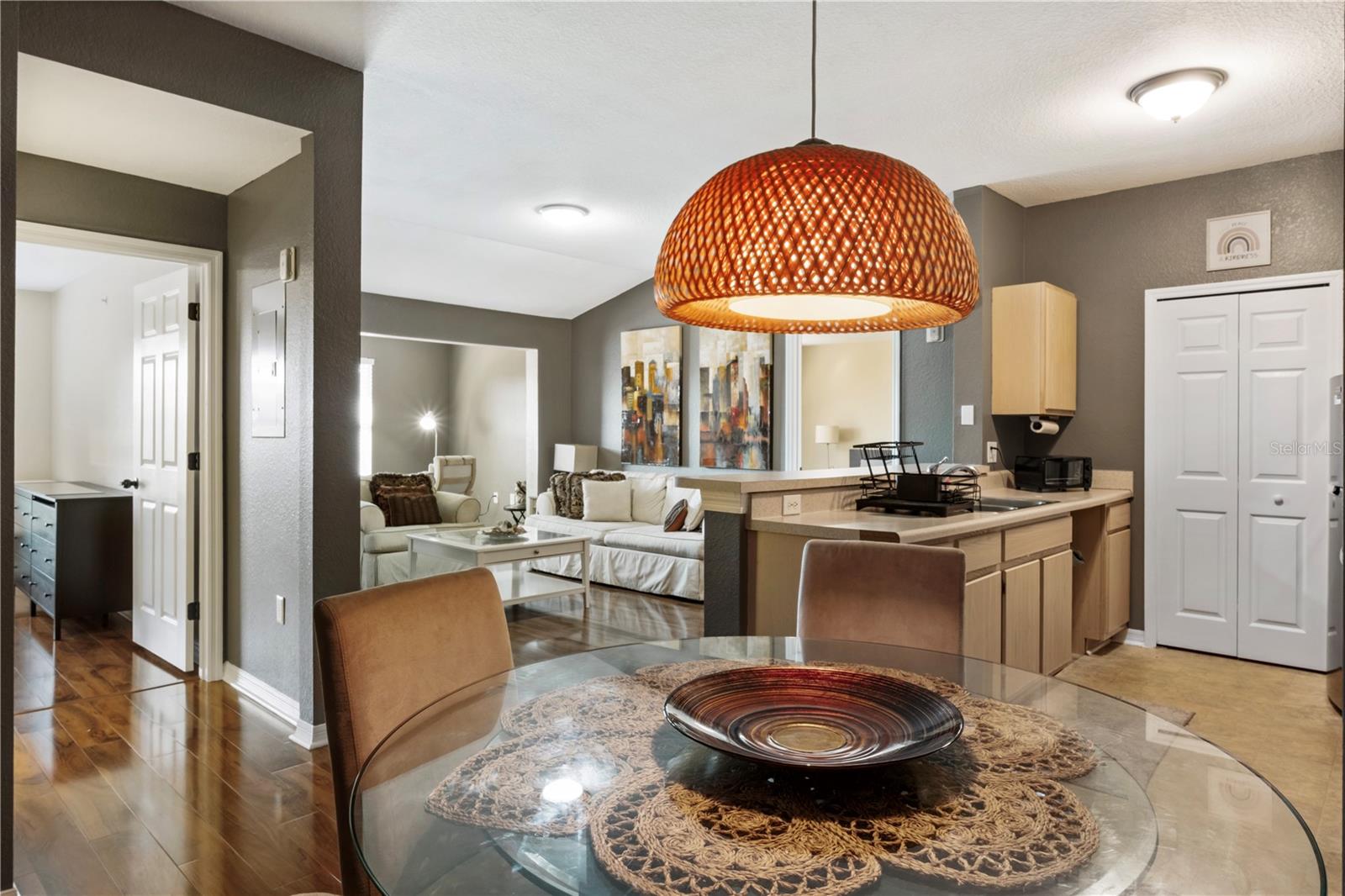 5475 VINELAND RD #8302