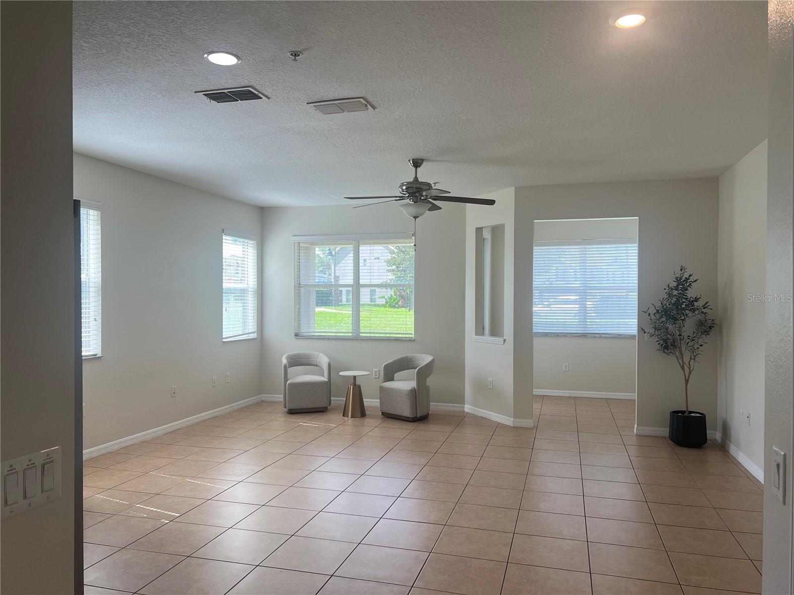 2005 COMPASS FLOWER WAY