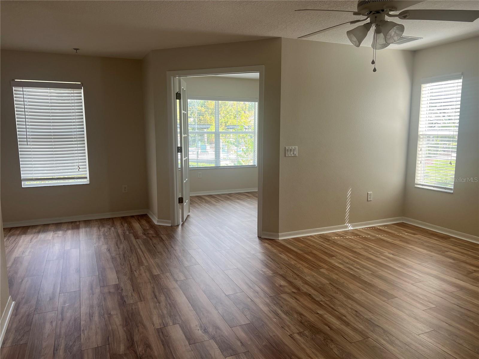 2005 COMPASS FLOWER WAY