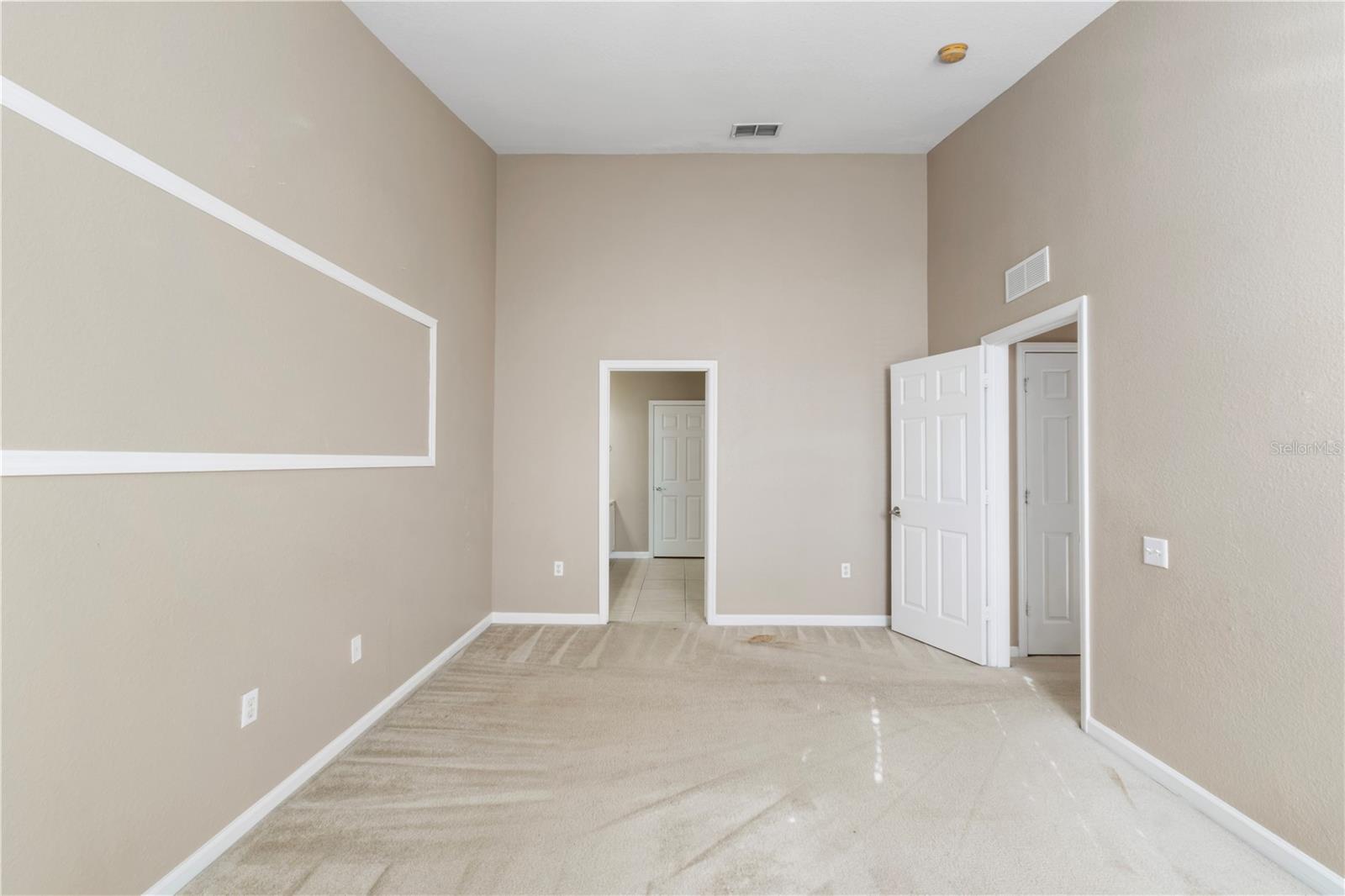 2579 SAN TECLA ST #105