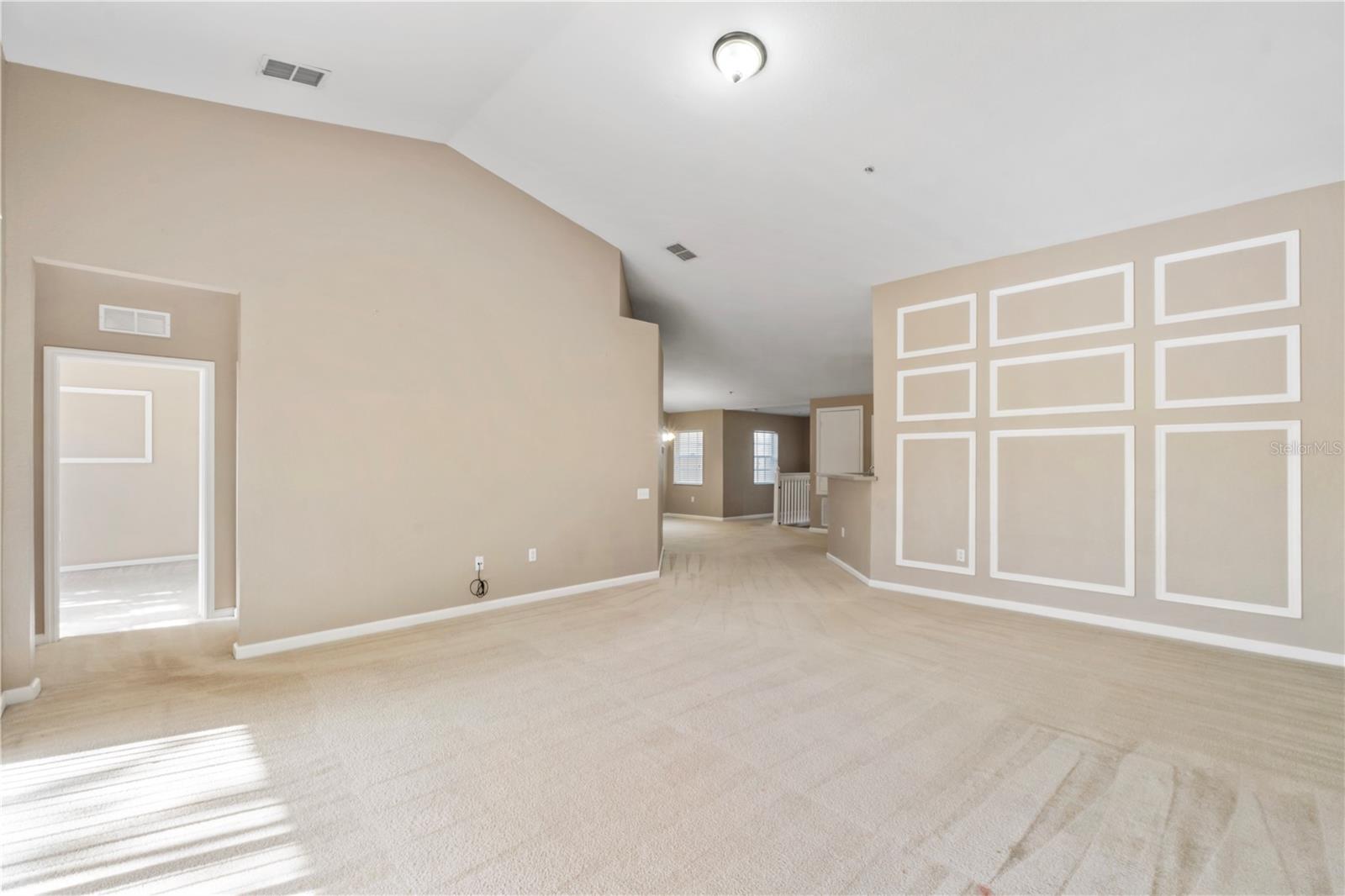 2579 SAN TECLA ST #105