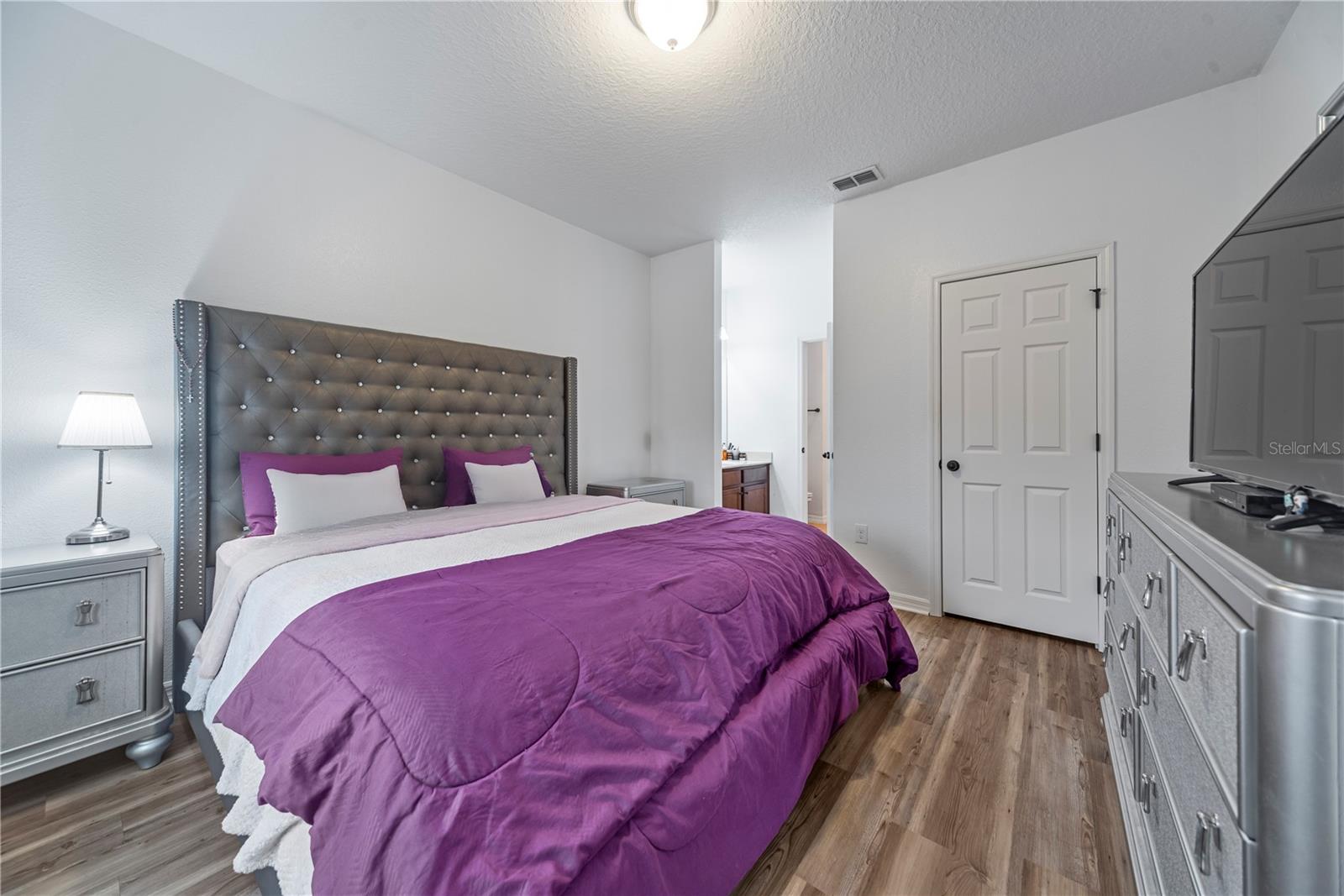 8767 IRON MOUNTAIN TRL