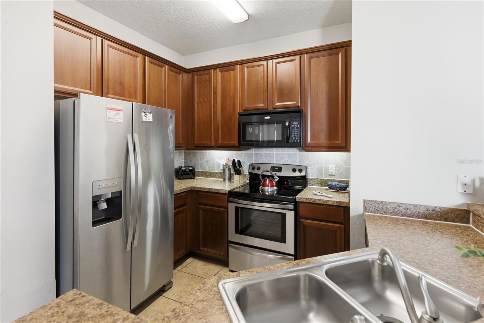 2742 OAKWATER DR #104