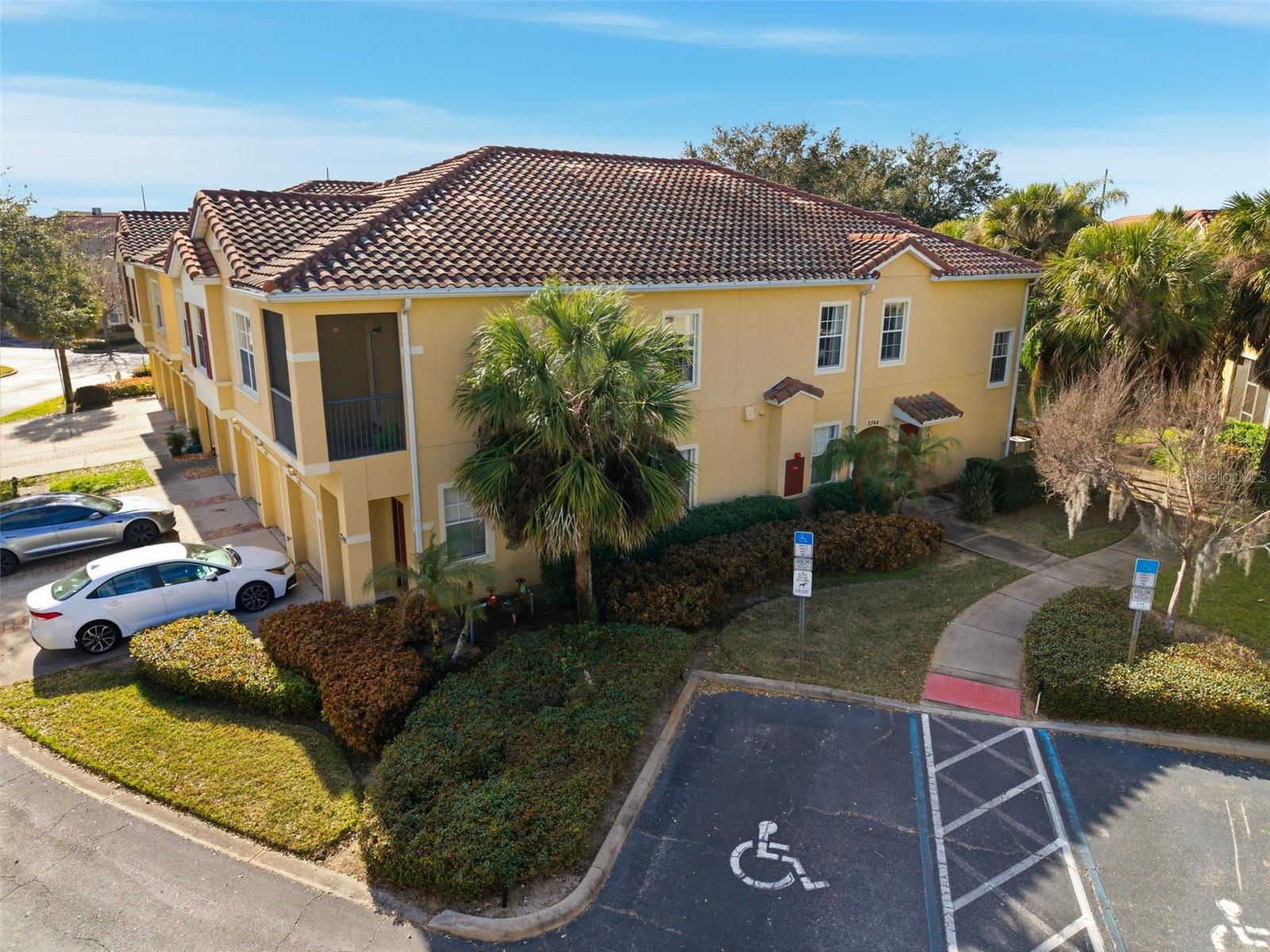 2742 OAKWATER DR #104