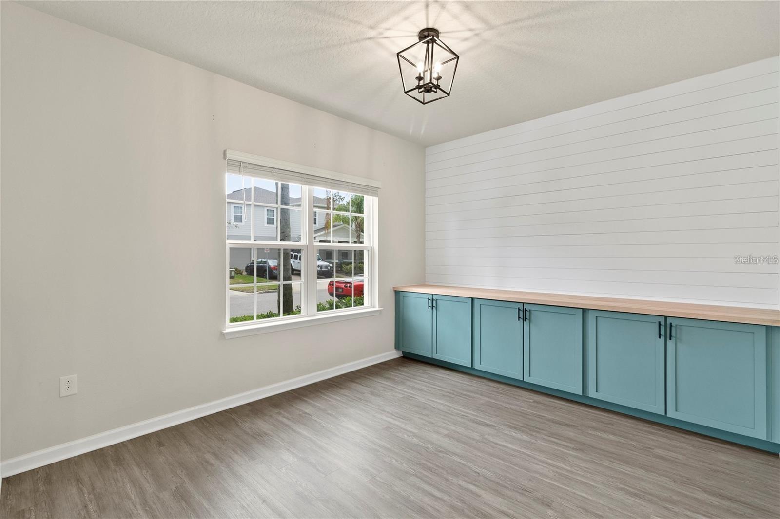 5977 PAINTED LEAF DR