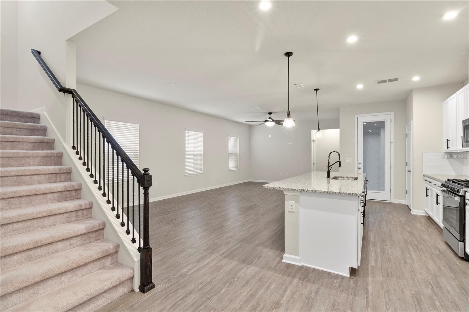 5977 PAINTED LEAF DR