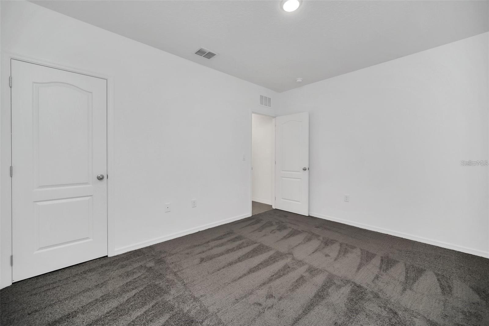 1154 OAK BLUFF DR