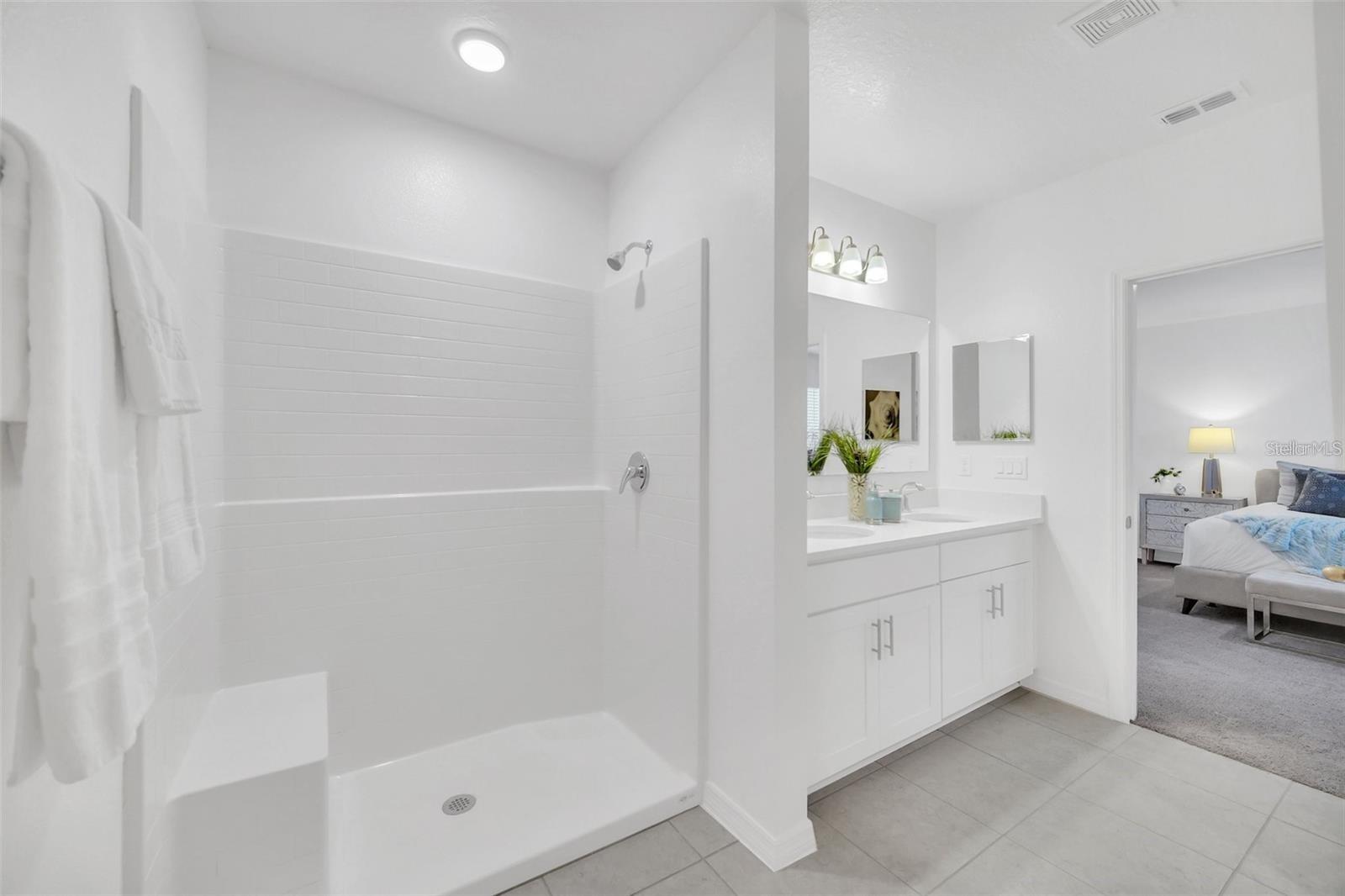1154 OAK BLUFF DR