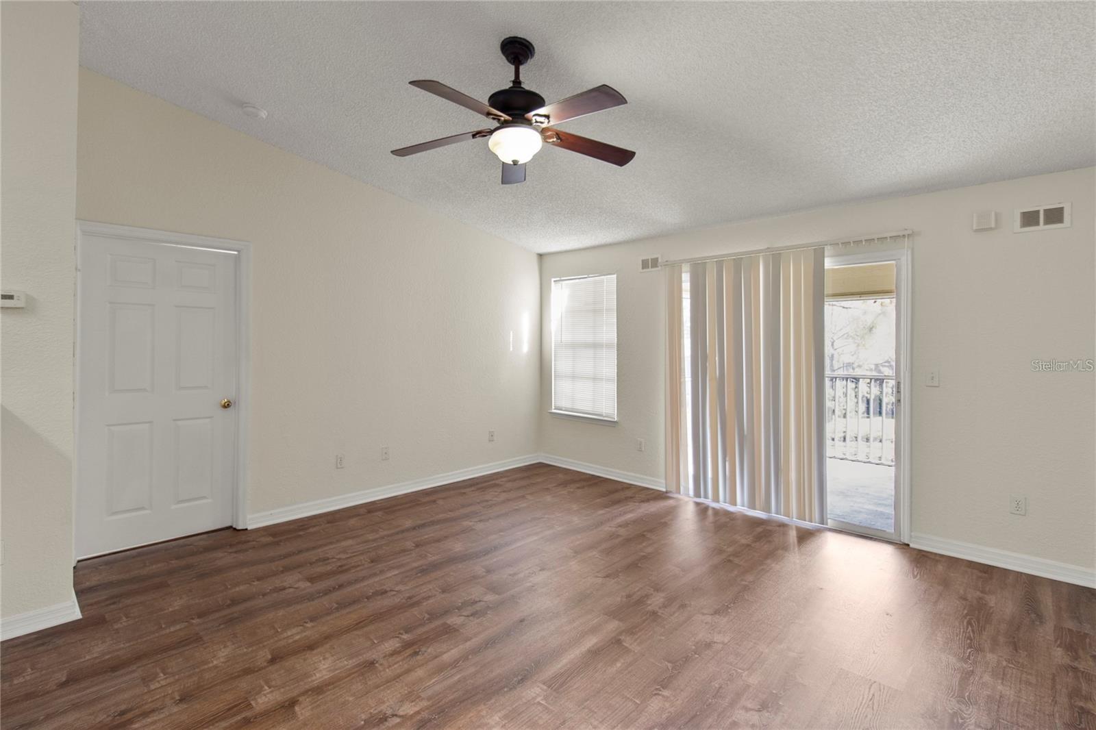 5040 PARK CENTRAL DR #2034