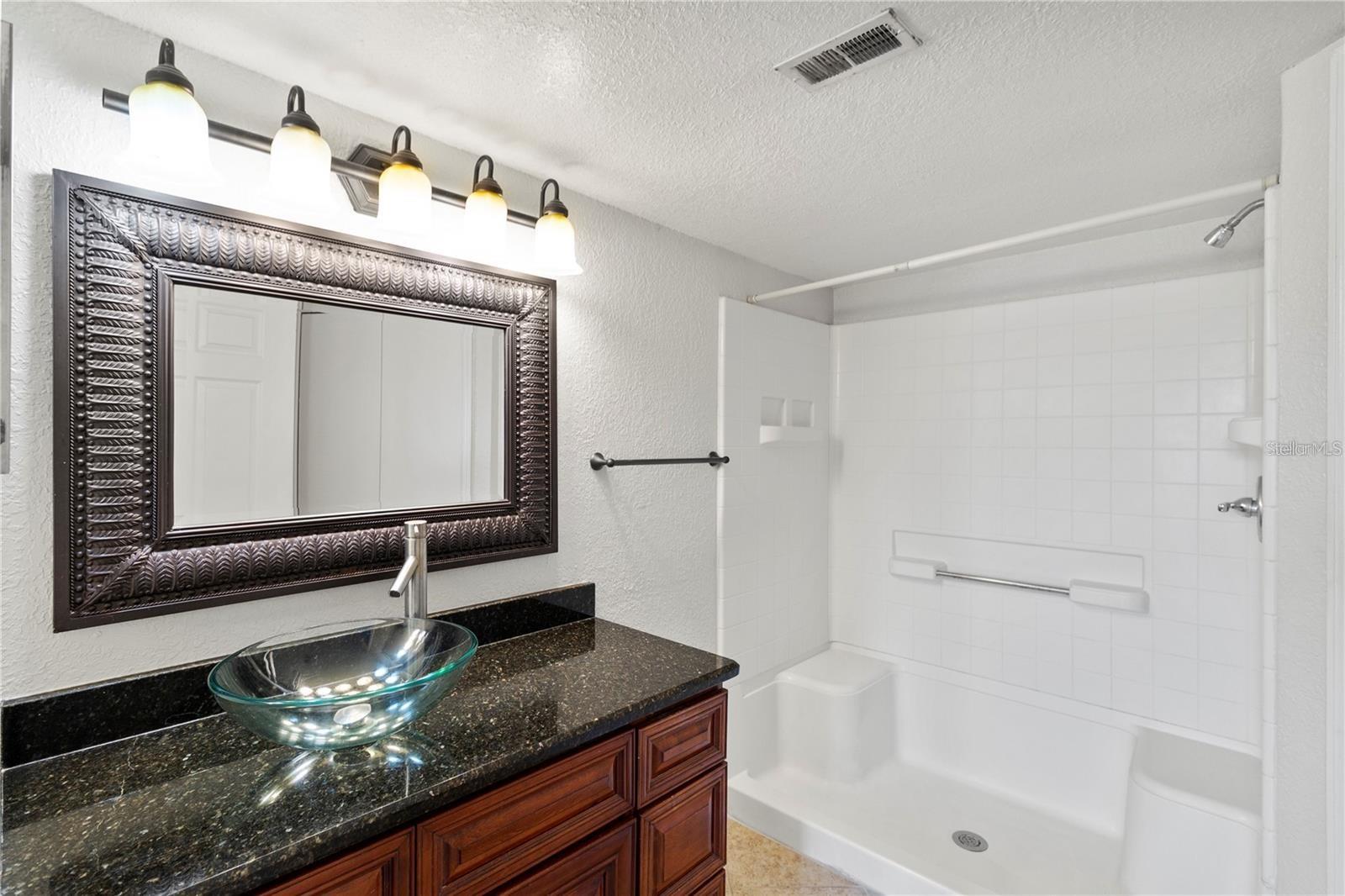 5040 PARK CENTRAL DR #2034