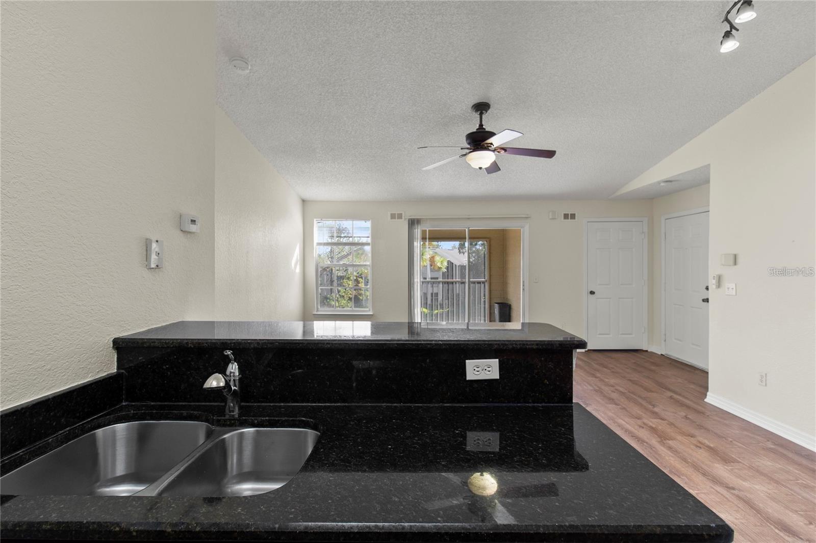 5040 PARK CENTRAL DR #2034