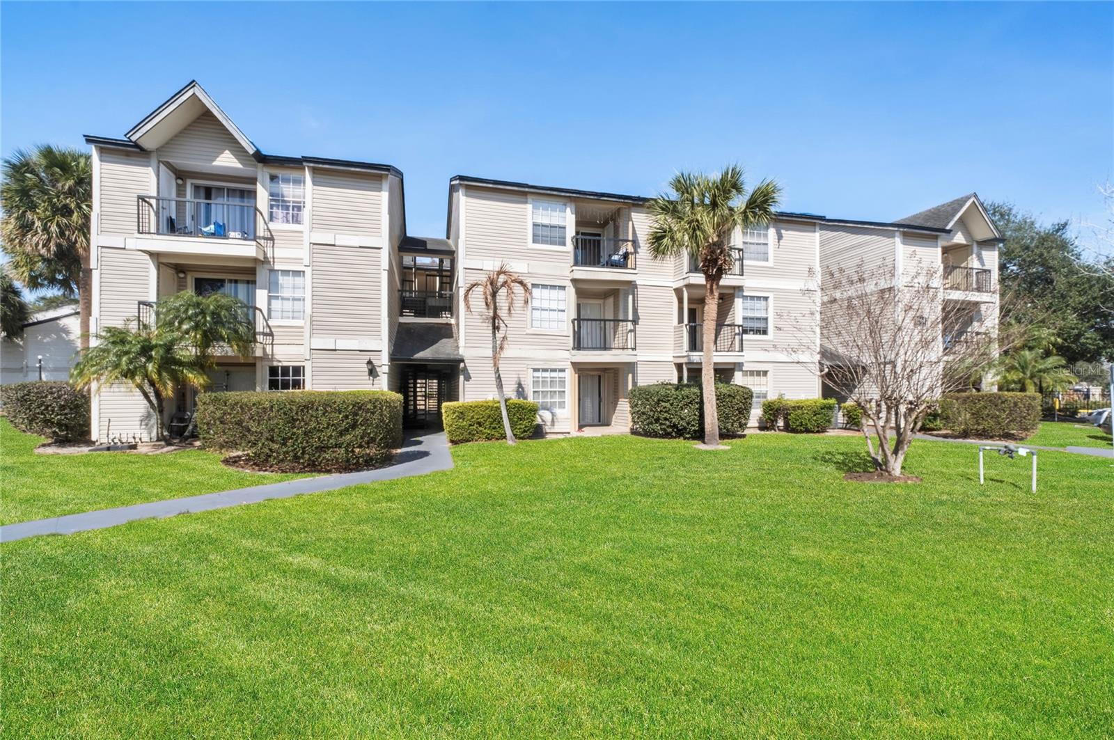 1964 LAKE ATRIUMS CIR #160