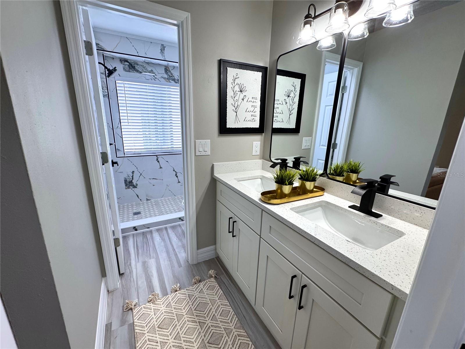 1000 SUMMER LAKES DR