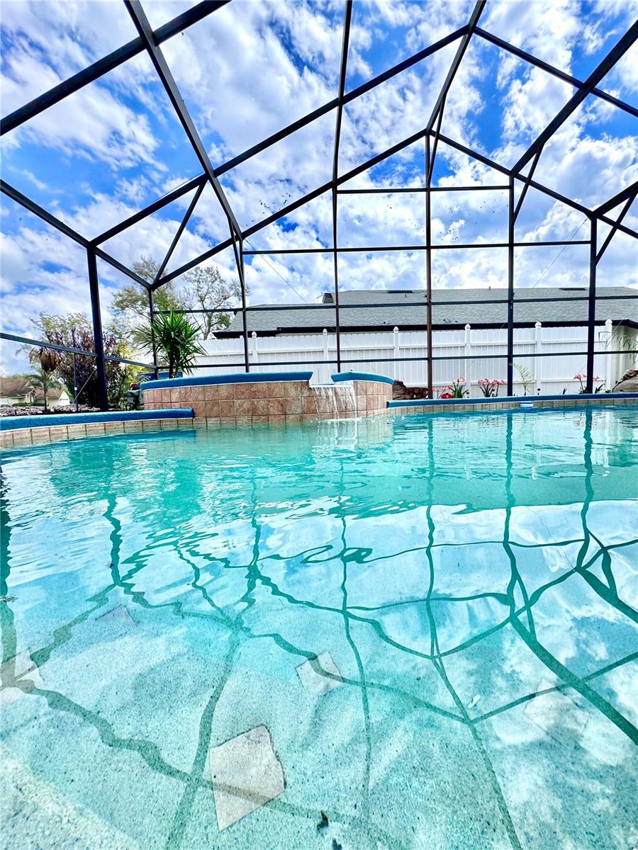 1000 SUMMER LAKES DR