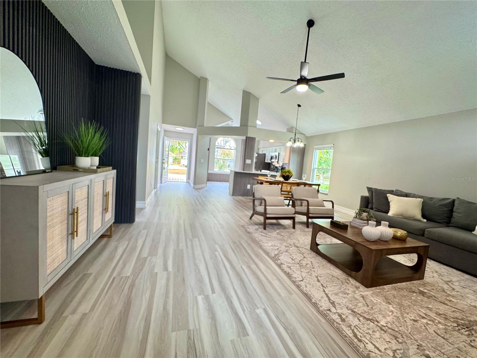 1000 SUMMER LAKES DR