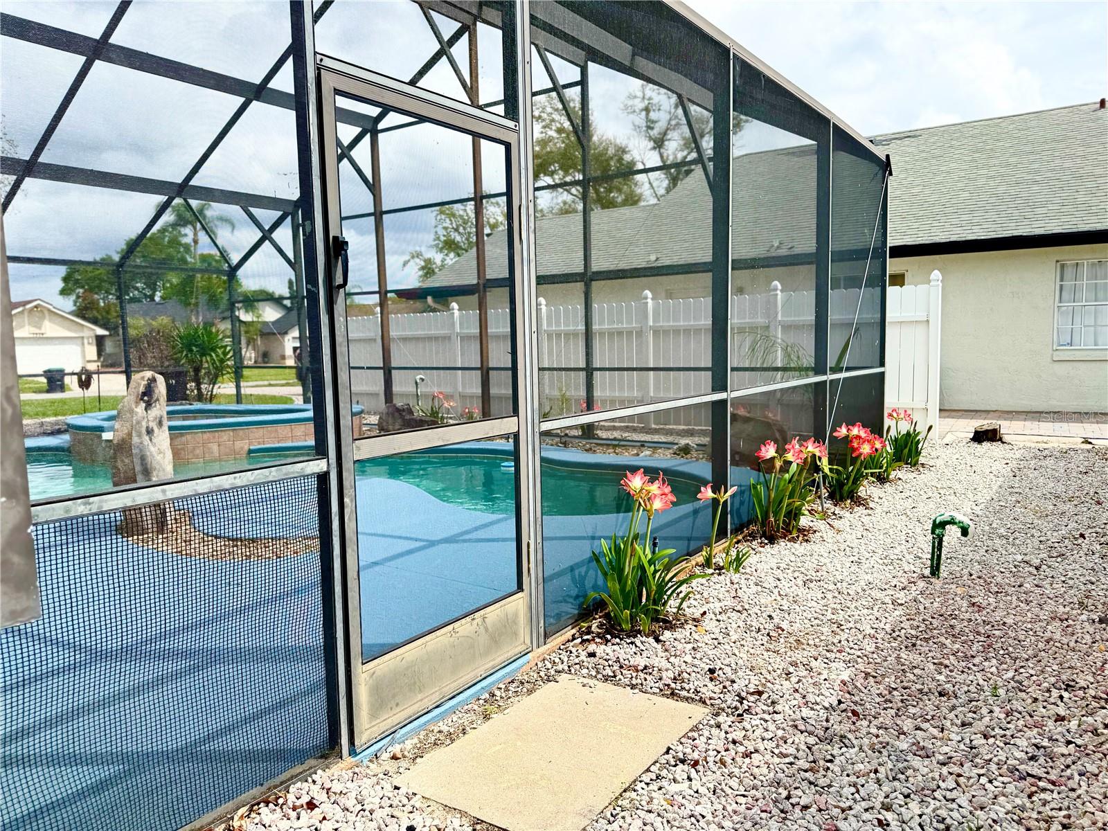 1000 SUMMER LAKES DR