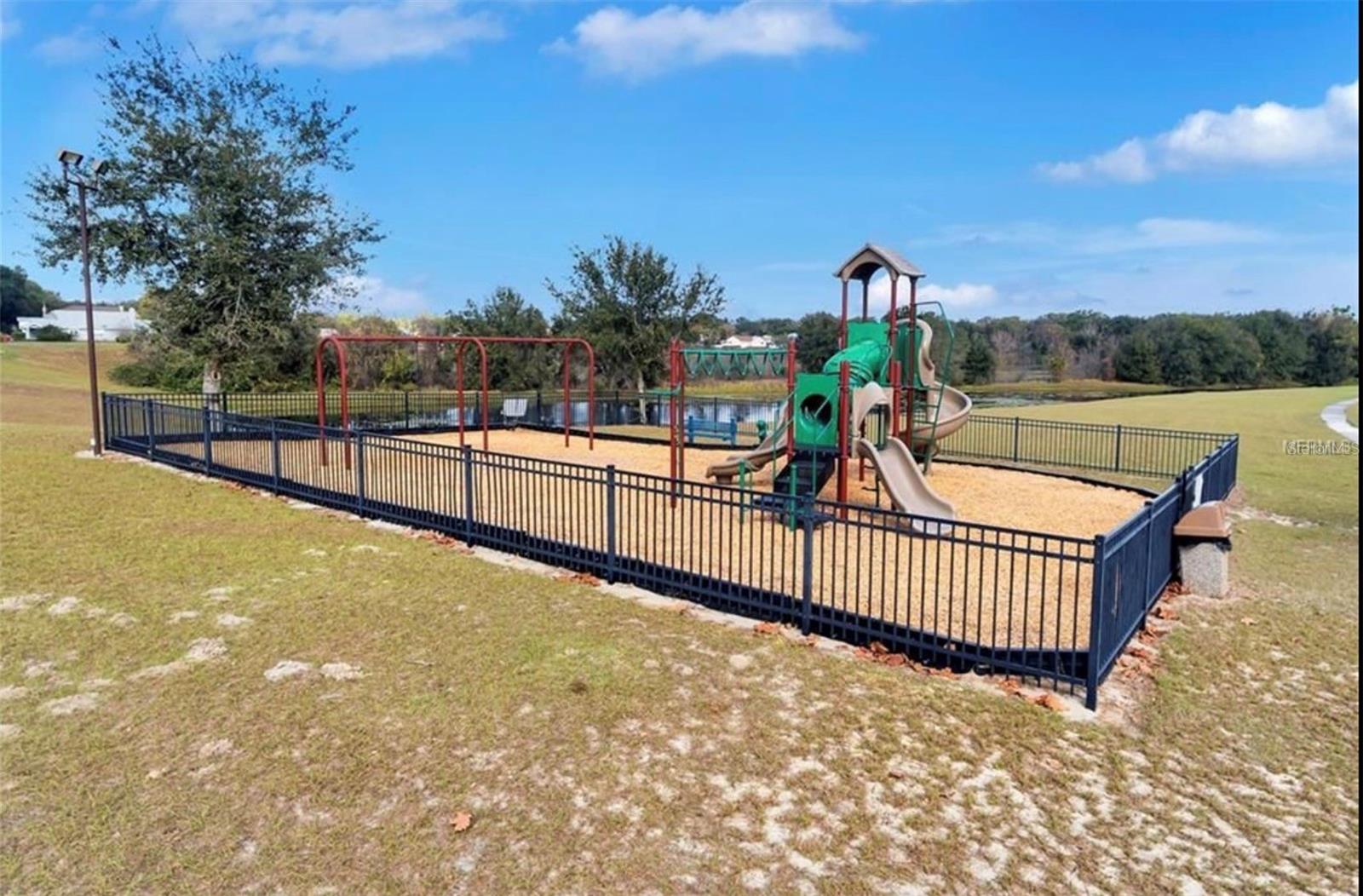 1000 SUMMER LAKES DR