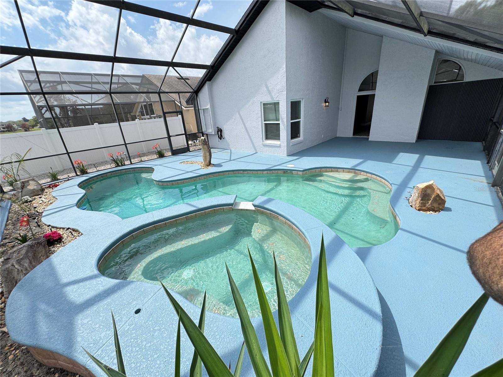 1000 SUMMER LAKES DR