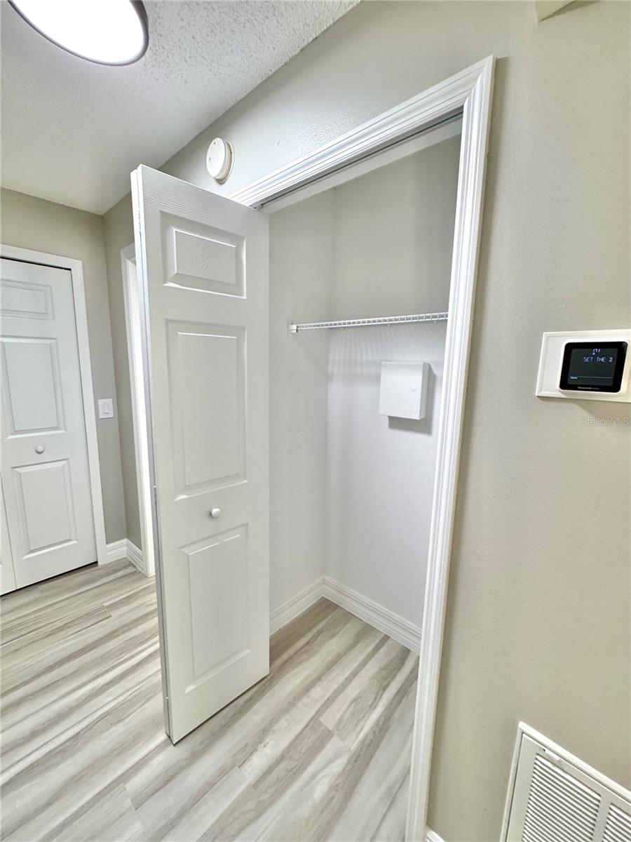 1000 SUMMER LAKES DR