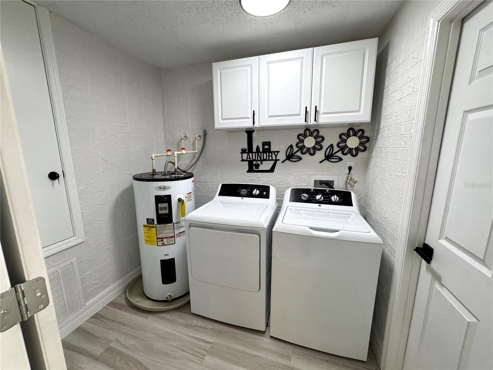 1000 SUMMER LAKES DR