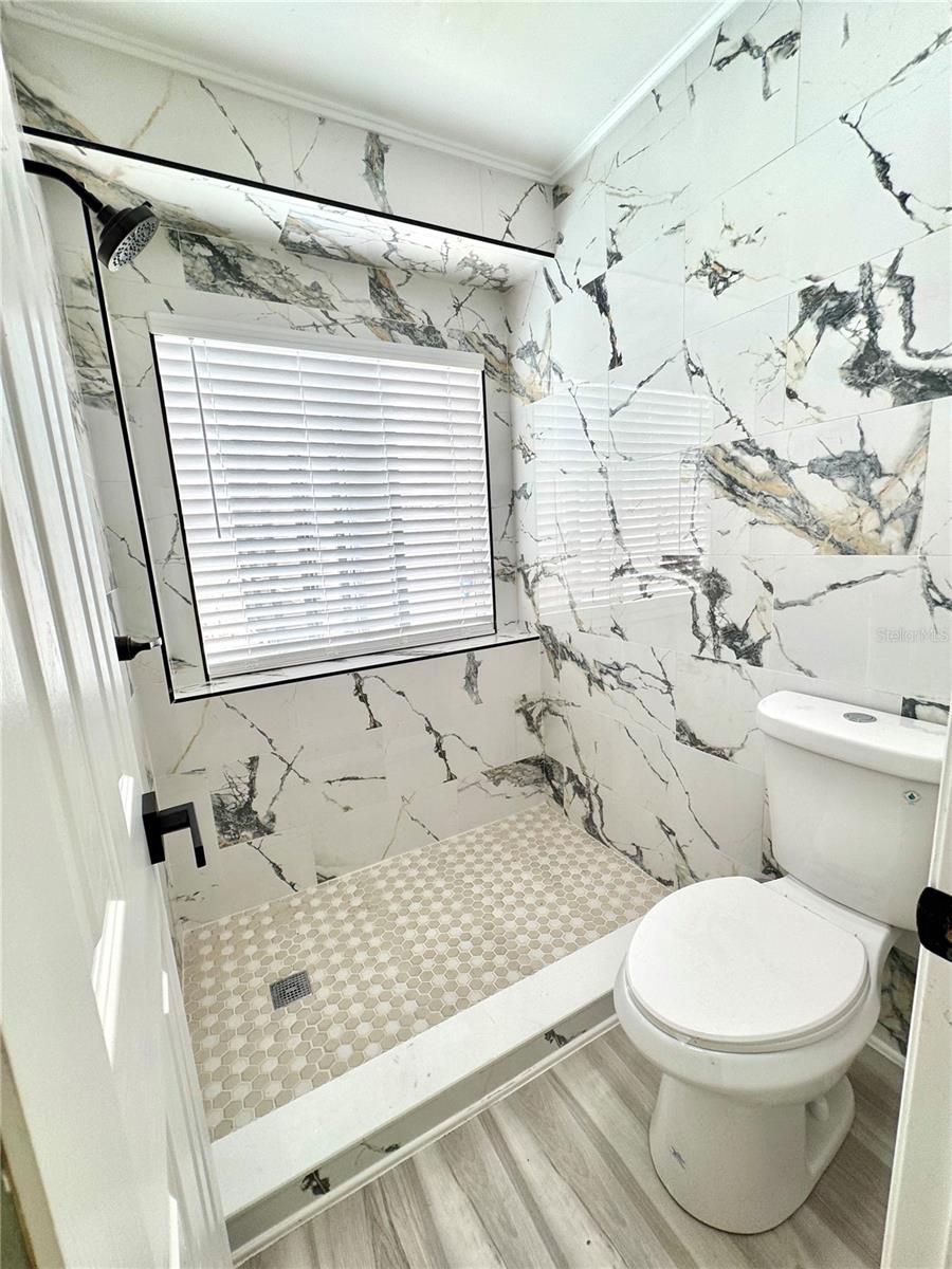 1000 SUMMER LAKES DR