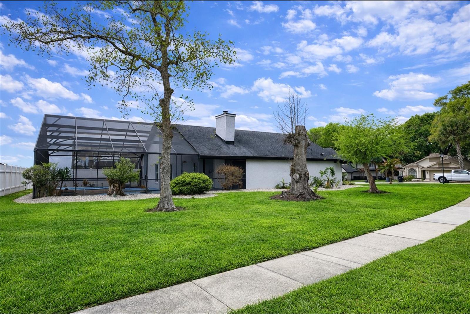 1000 SUMMER LAKES DR