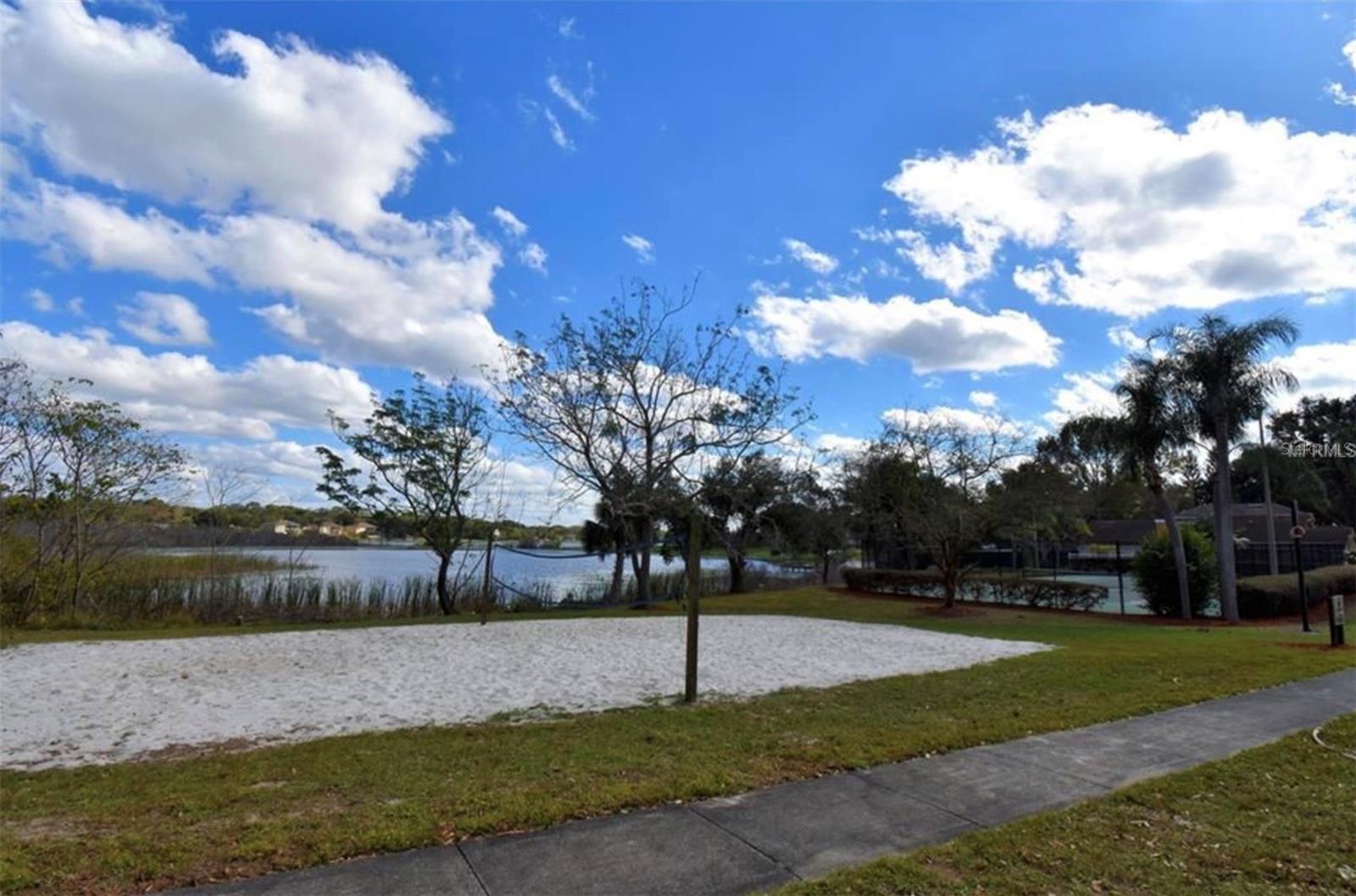 1000 SUMMER LAKES DR