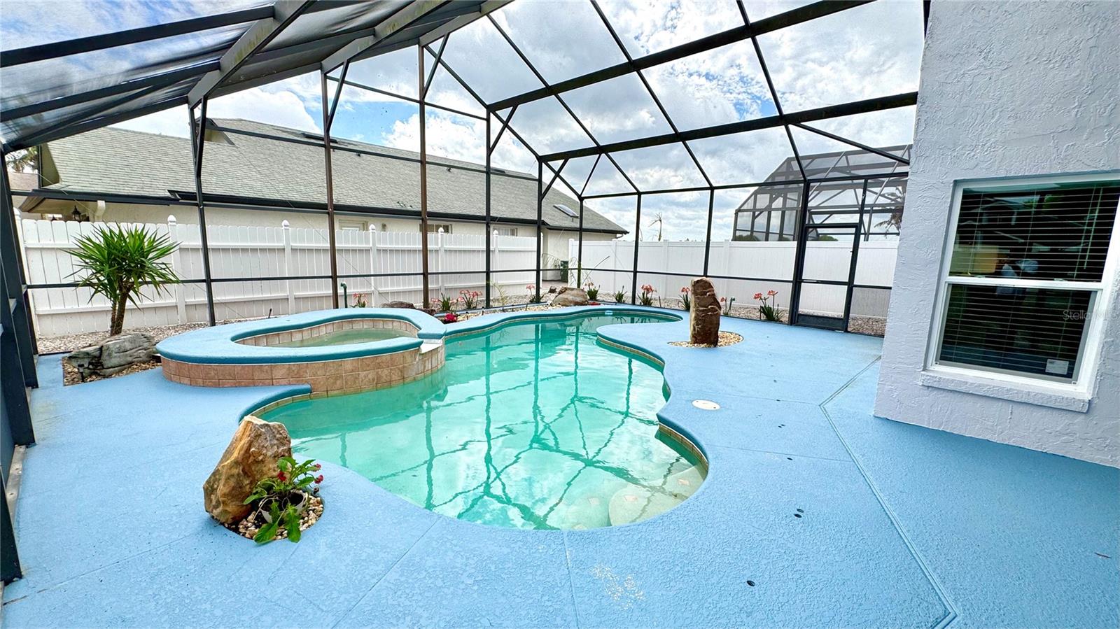 1000 SUMMER LAKES DR