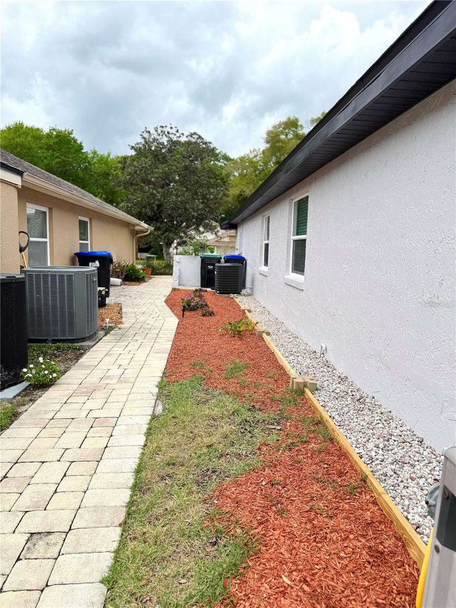 1000 SUMMER LAKES DR