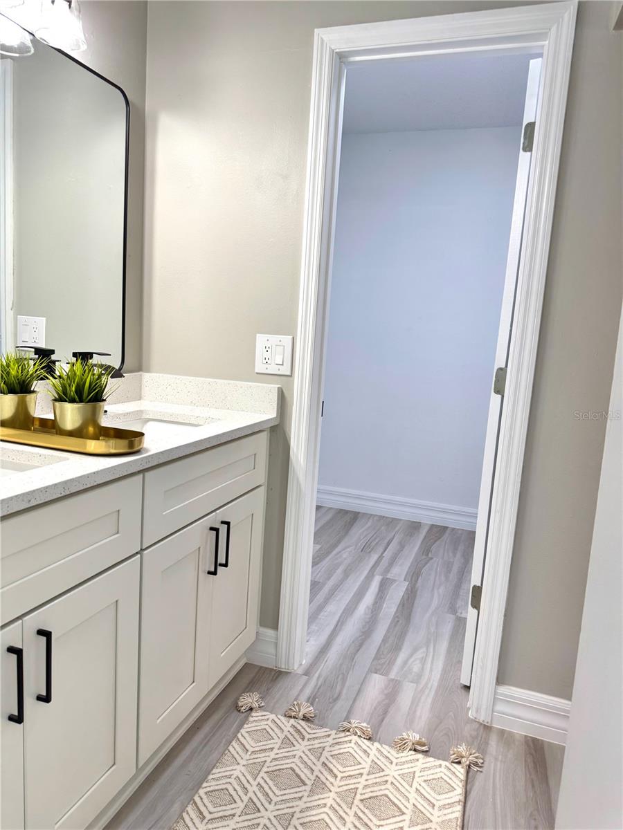 1000 SUMMER LAKES DR