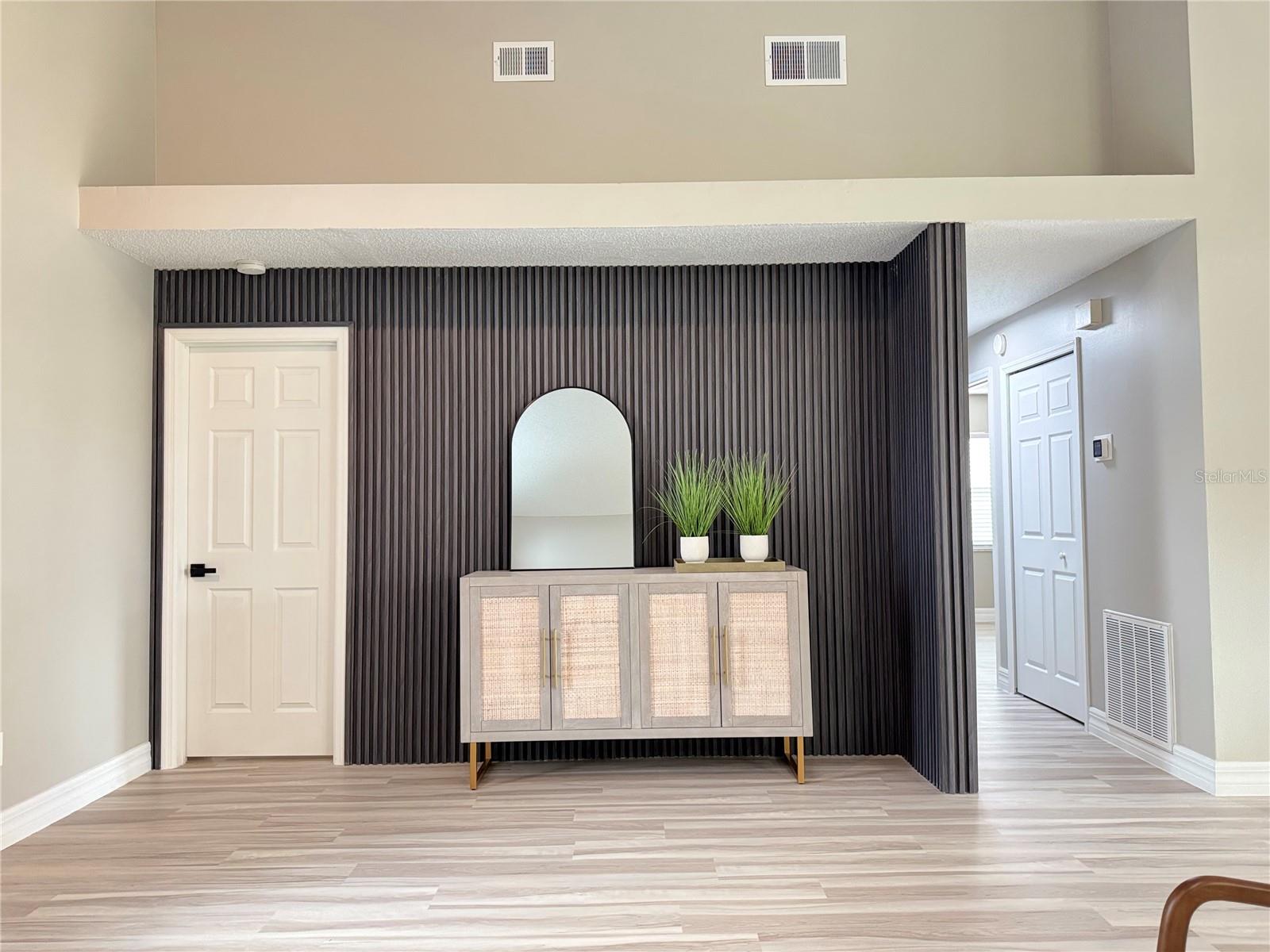 1000 SUMMER LAKES DR