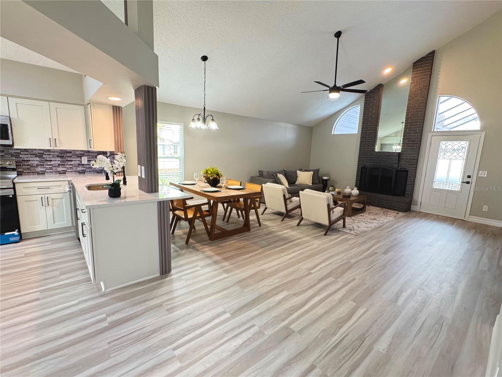 1000 SUMMER LAKES DR