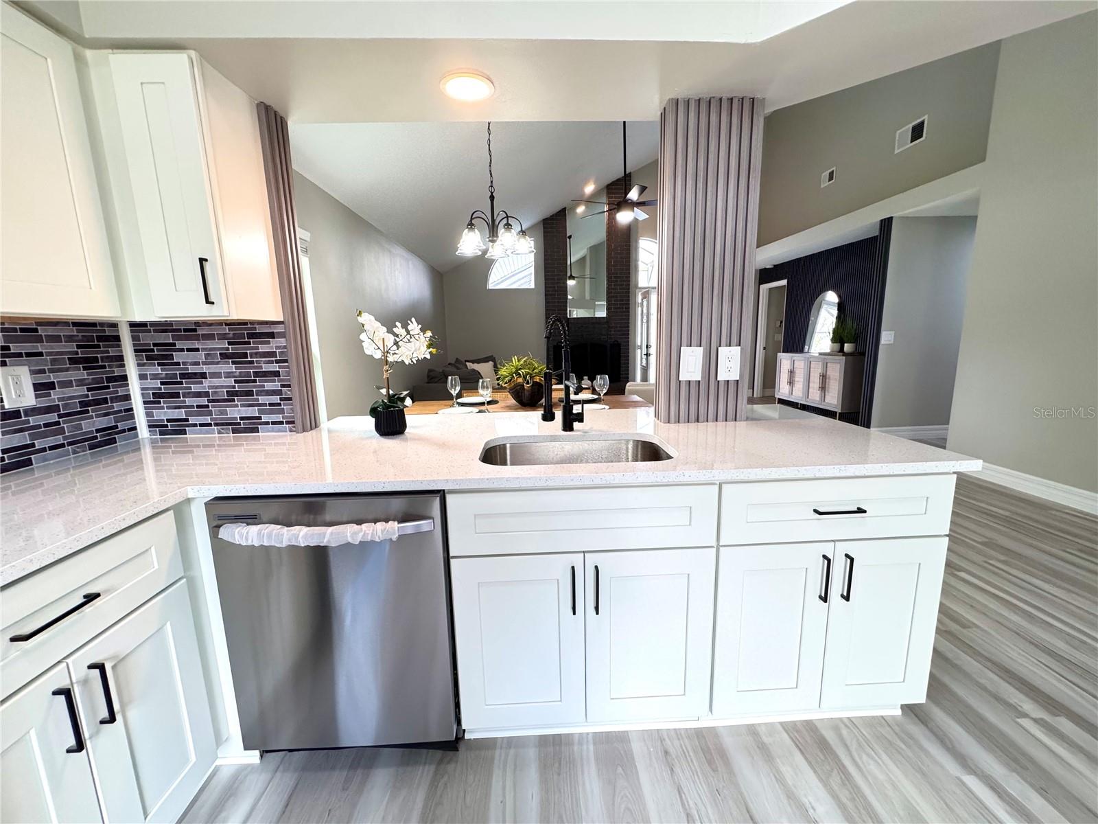 1000 SUMMER LAKES DR