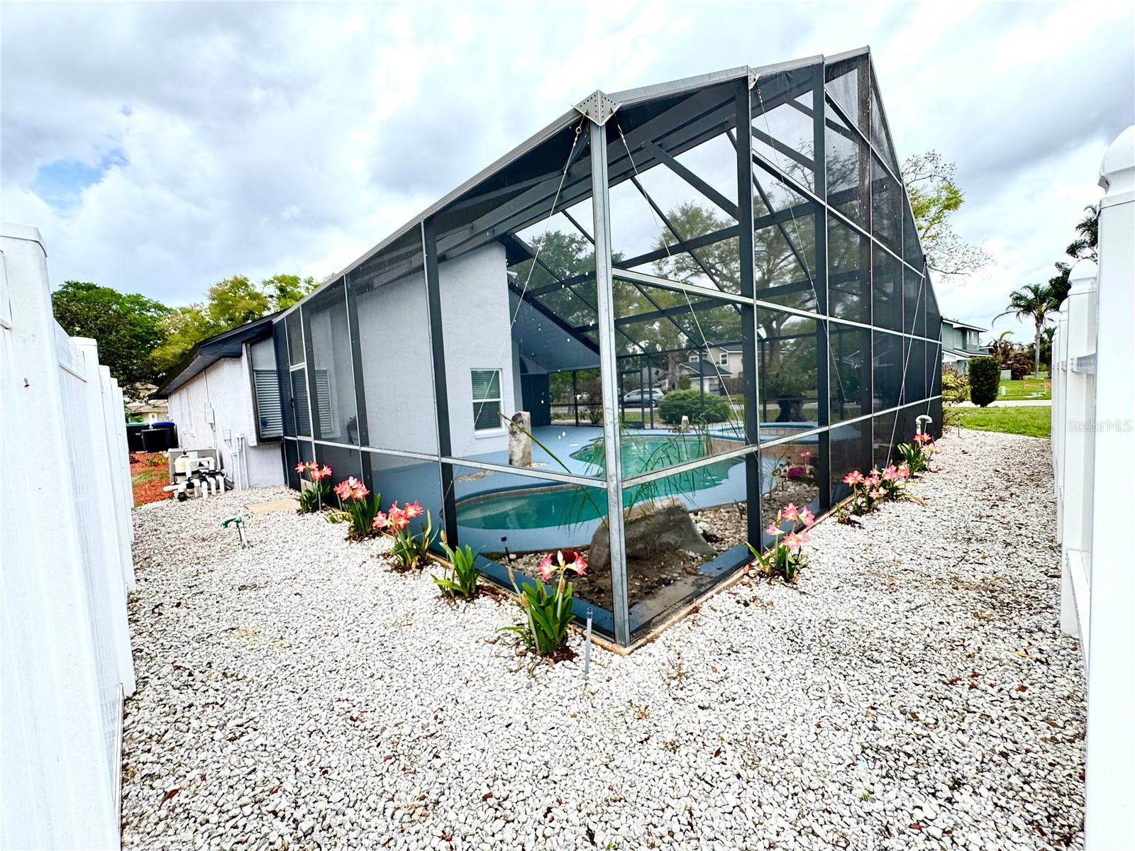 1000 SUMMER LAKES DR