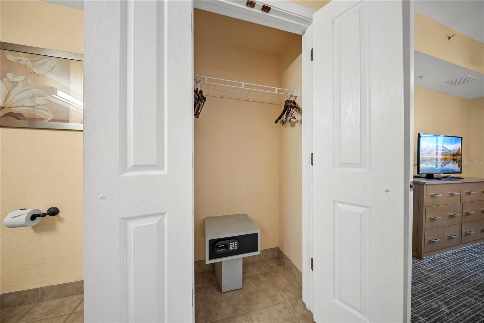 12527 FLORIDAYS RESORT DR #402E