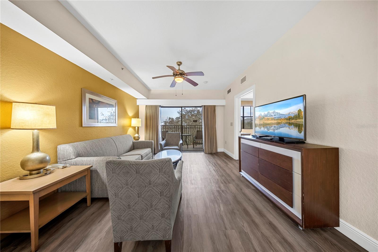 12527 FLORIDAYS RESORT DR #402E