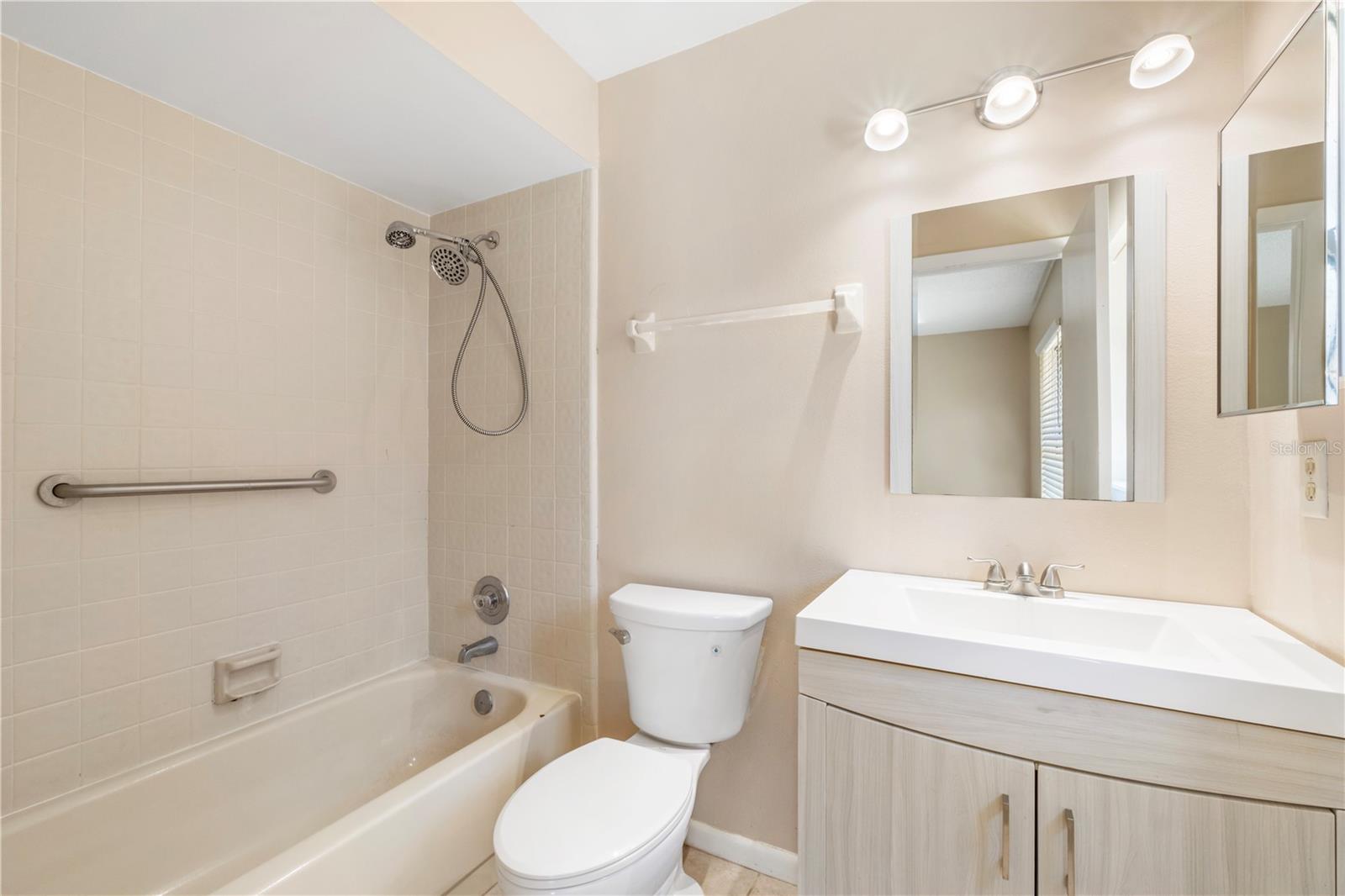 314 DOUGLAS WAY #900