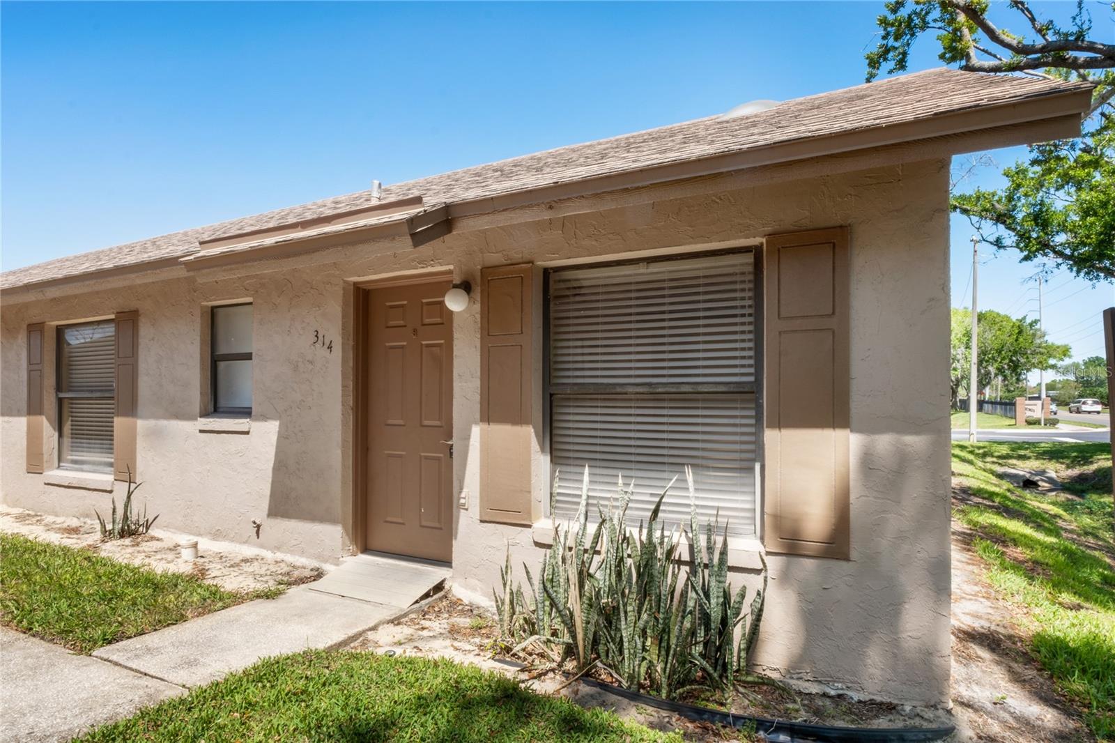 314 DOUGLAS WAY #900