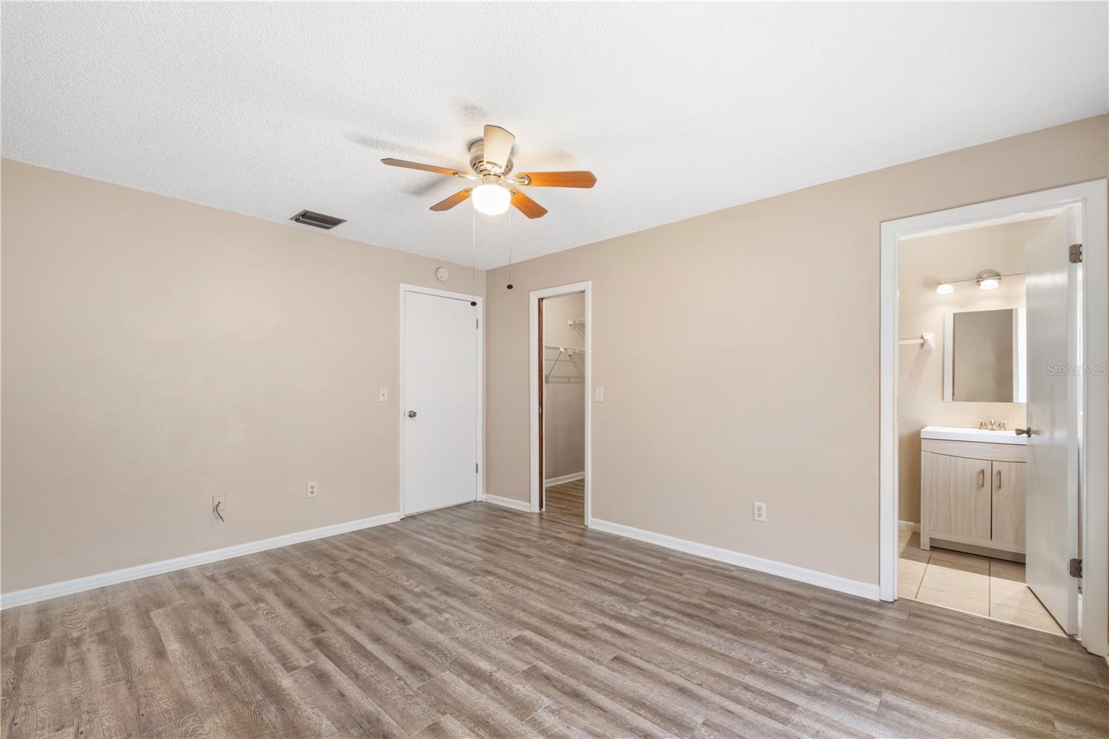 314 DOUGLAS WAY #900