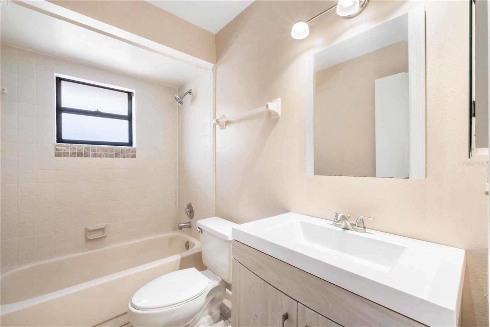 314 DOUGLAS WAY #900