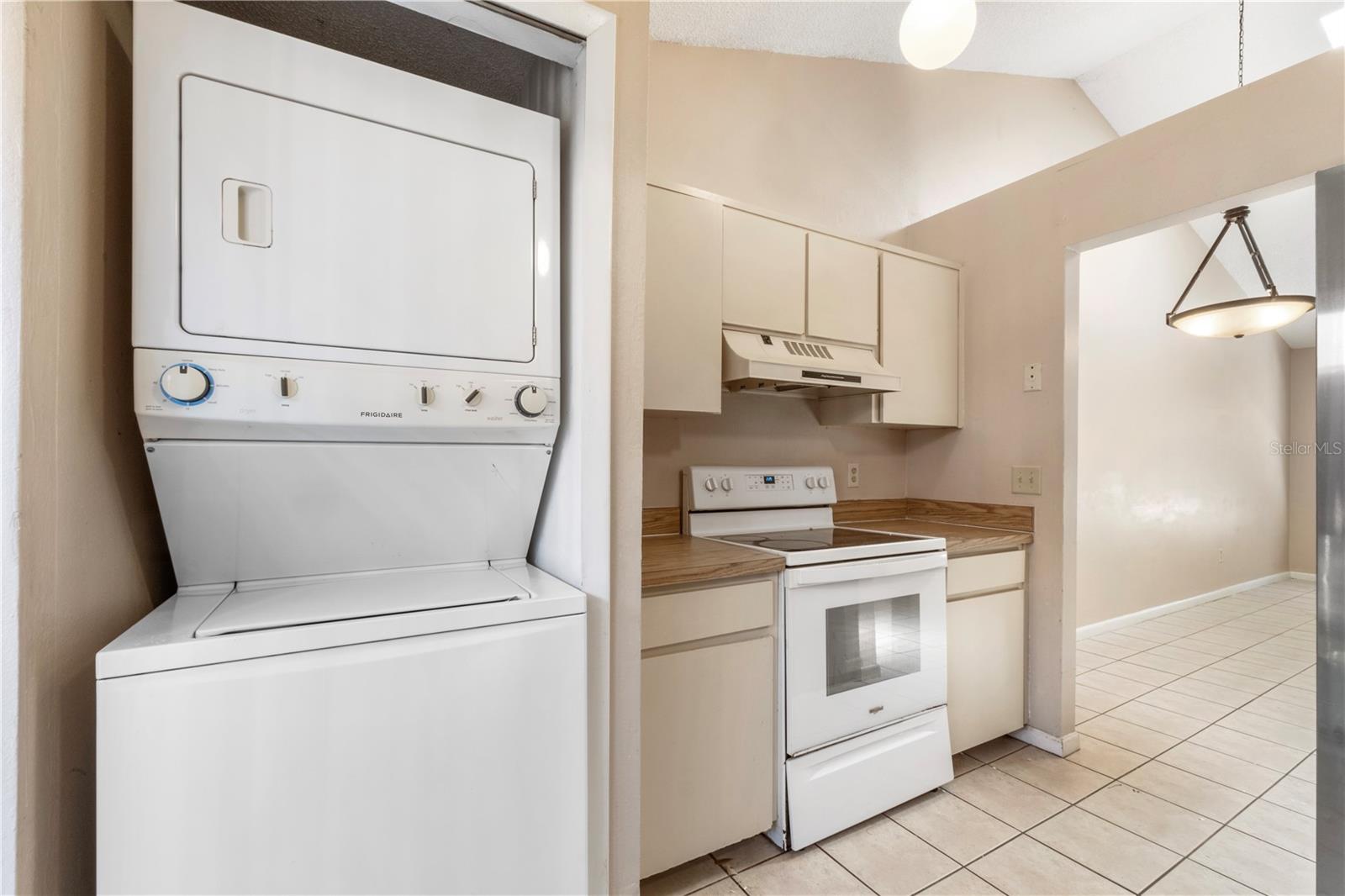 314 DOUGLAS WAY #900