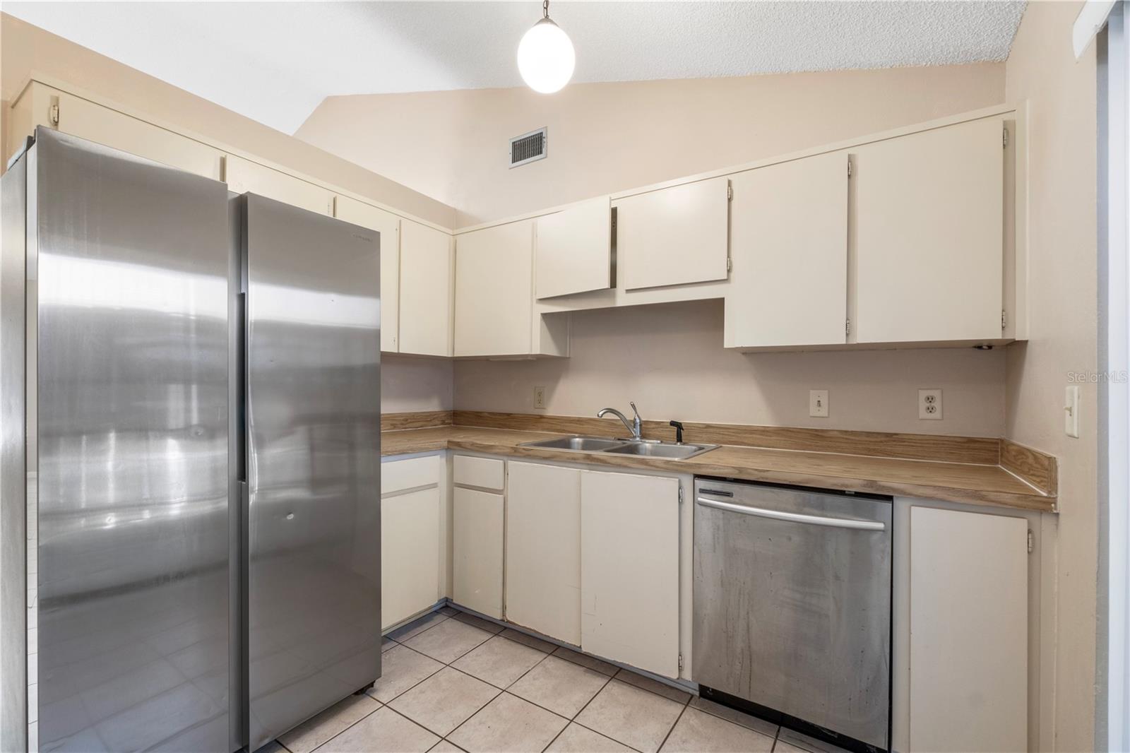 314 DOUGLAS WAY #900