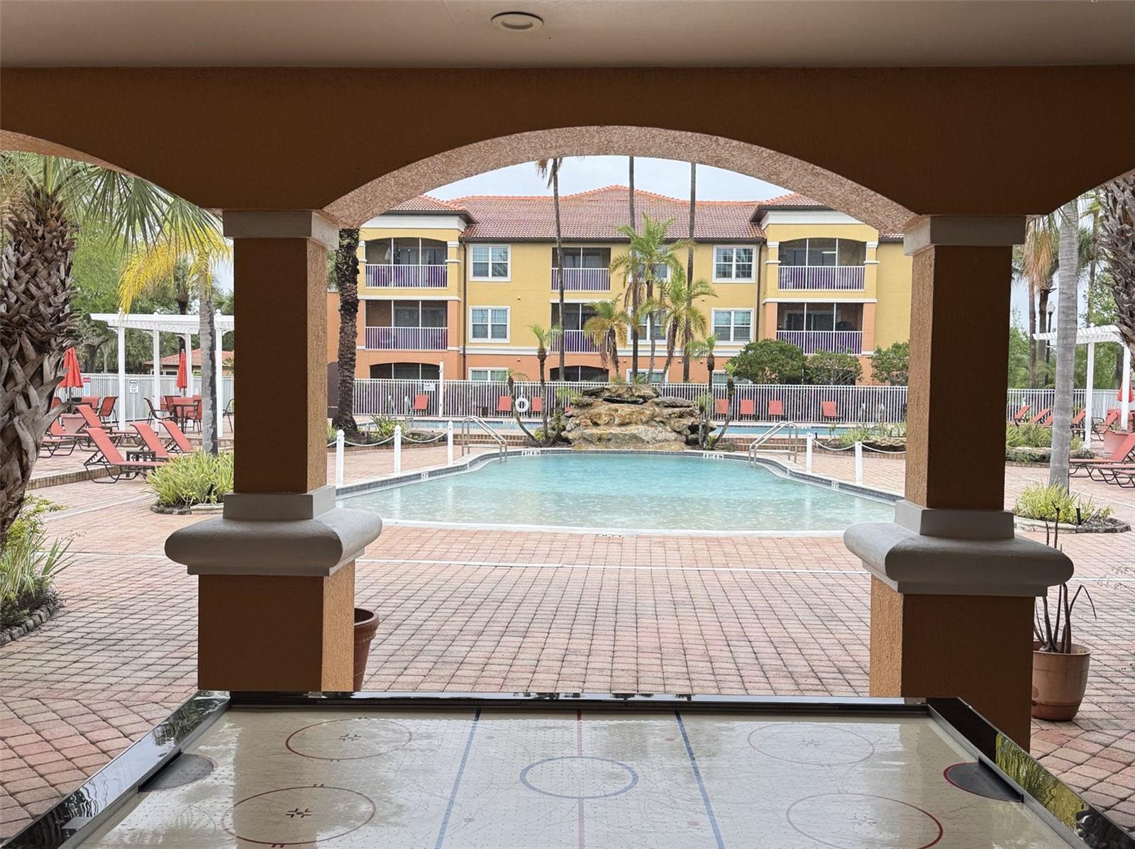 5483 VINELAND RD #10201