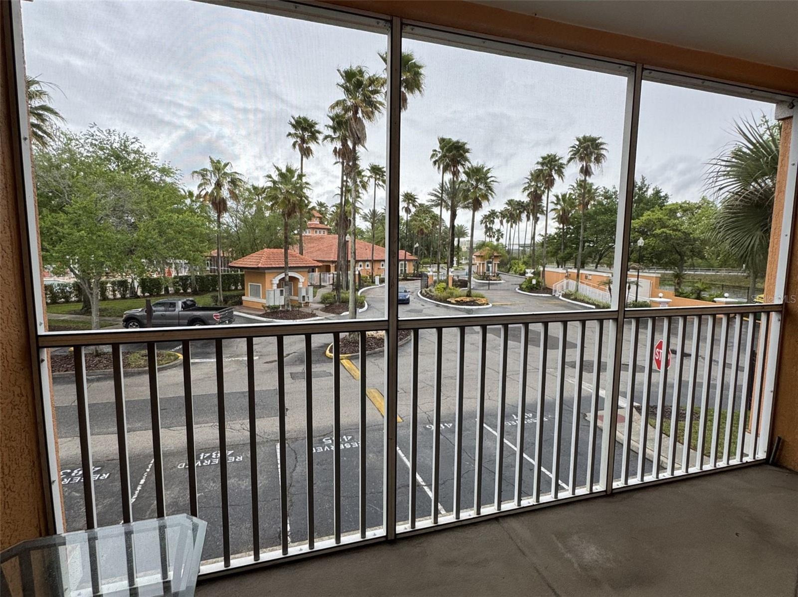 5483 VINELAND RD #10201